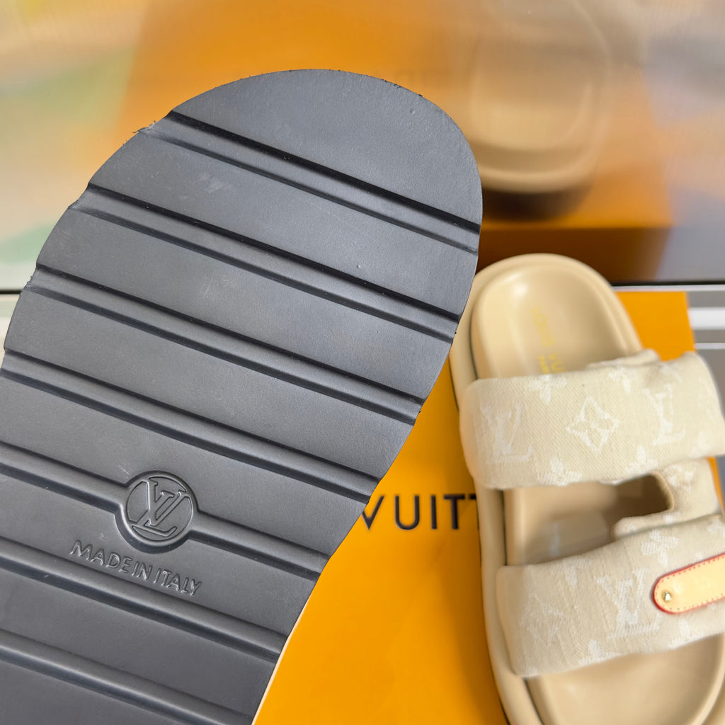 LV 26S PADDED SLIDES 40MM IN BEIGE DENIM MONOGRAM