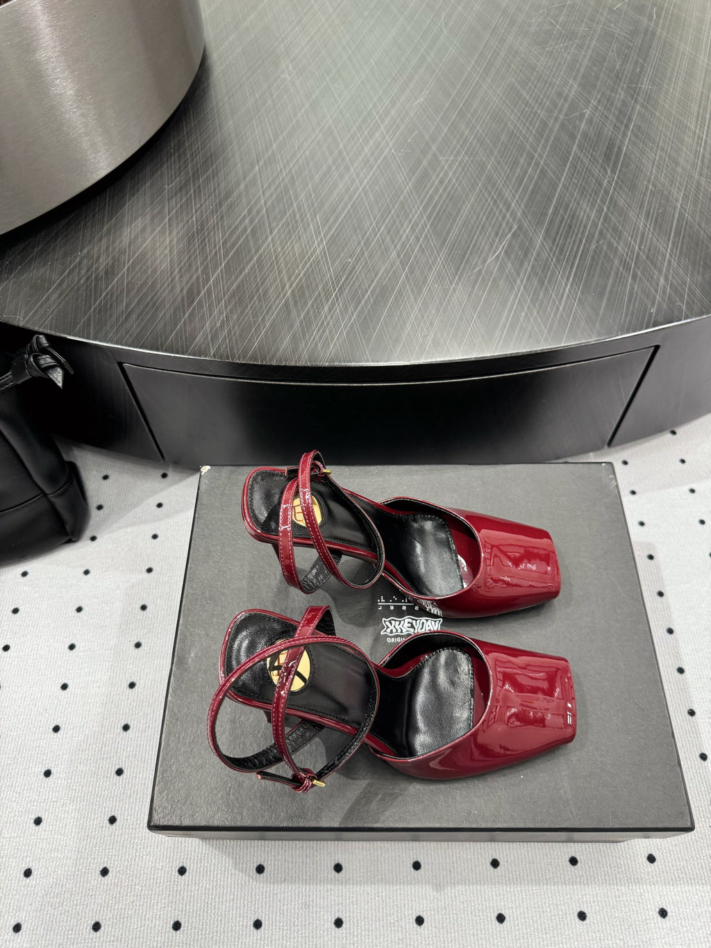 YSL 26S SQUARE-TOE HIGH HEELS 105 MM IN DARK RED PATENT CALFSKIN