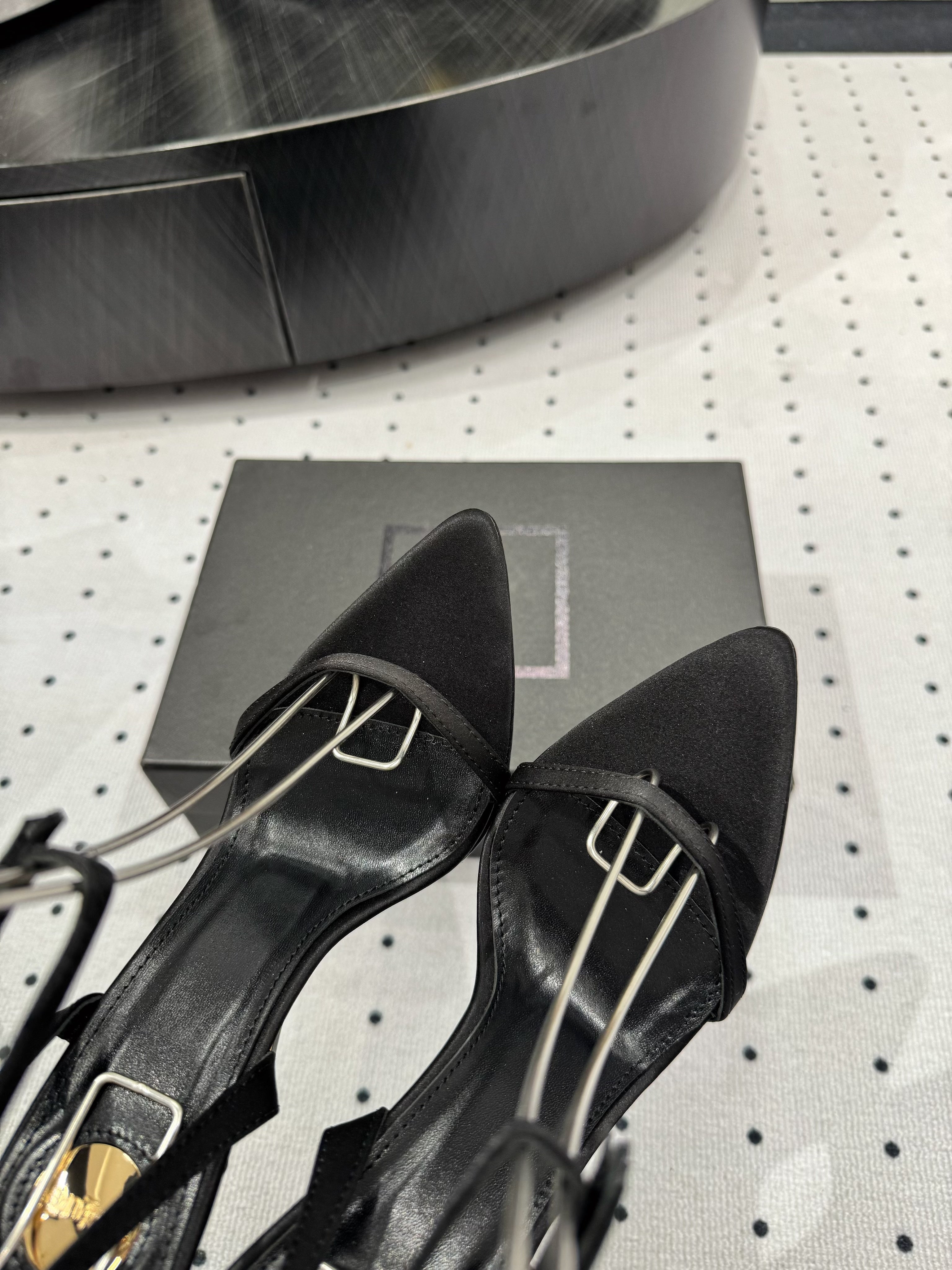 YSL 26S METAL-CAPPED WEDGE HEELS 105 MM IN BLACK SATIN
