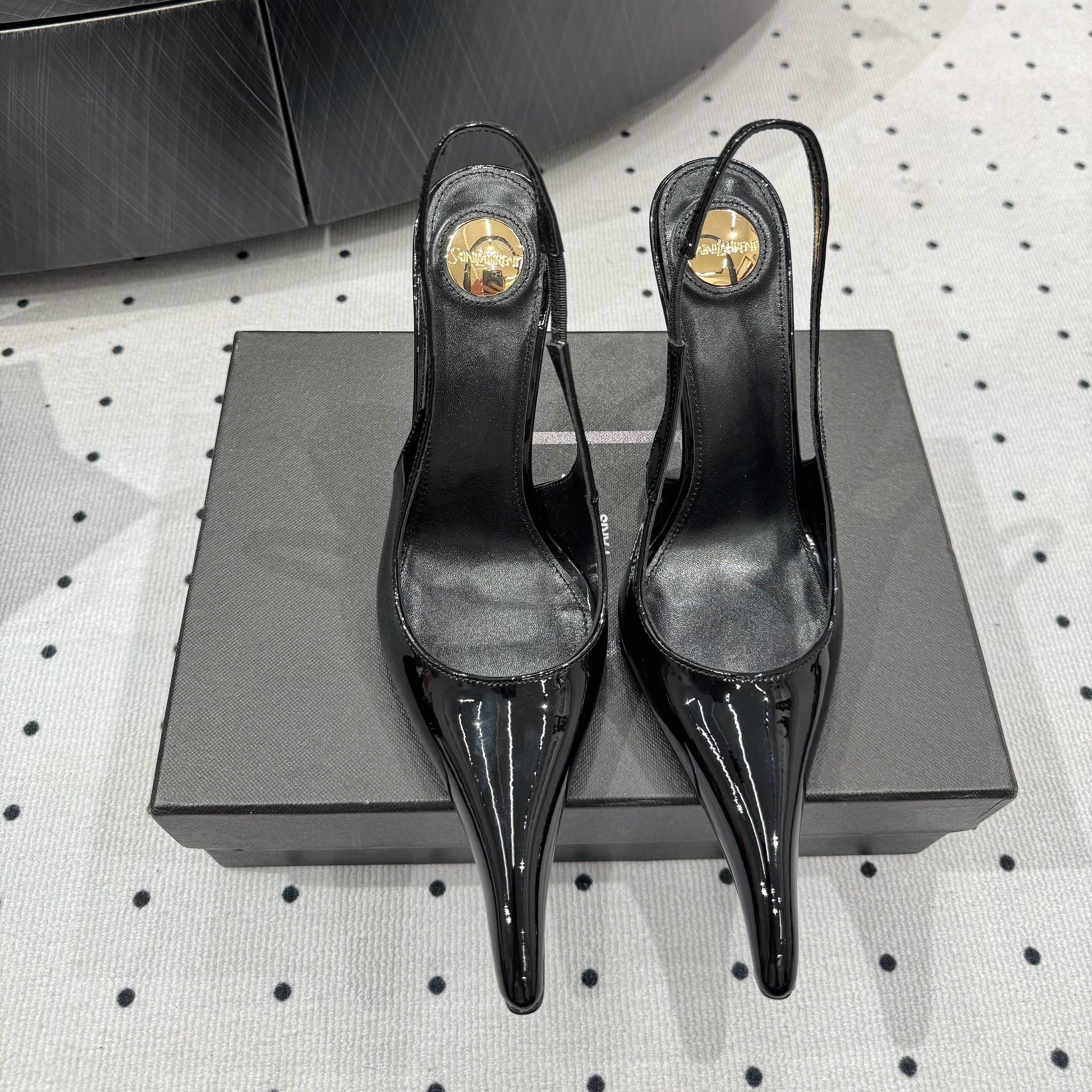 YSL 26S POINTED-TOE SLINGBACK HEELS 105 MM IN BLACK PATENT CALFSKIN STYLE 1
