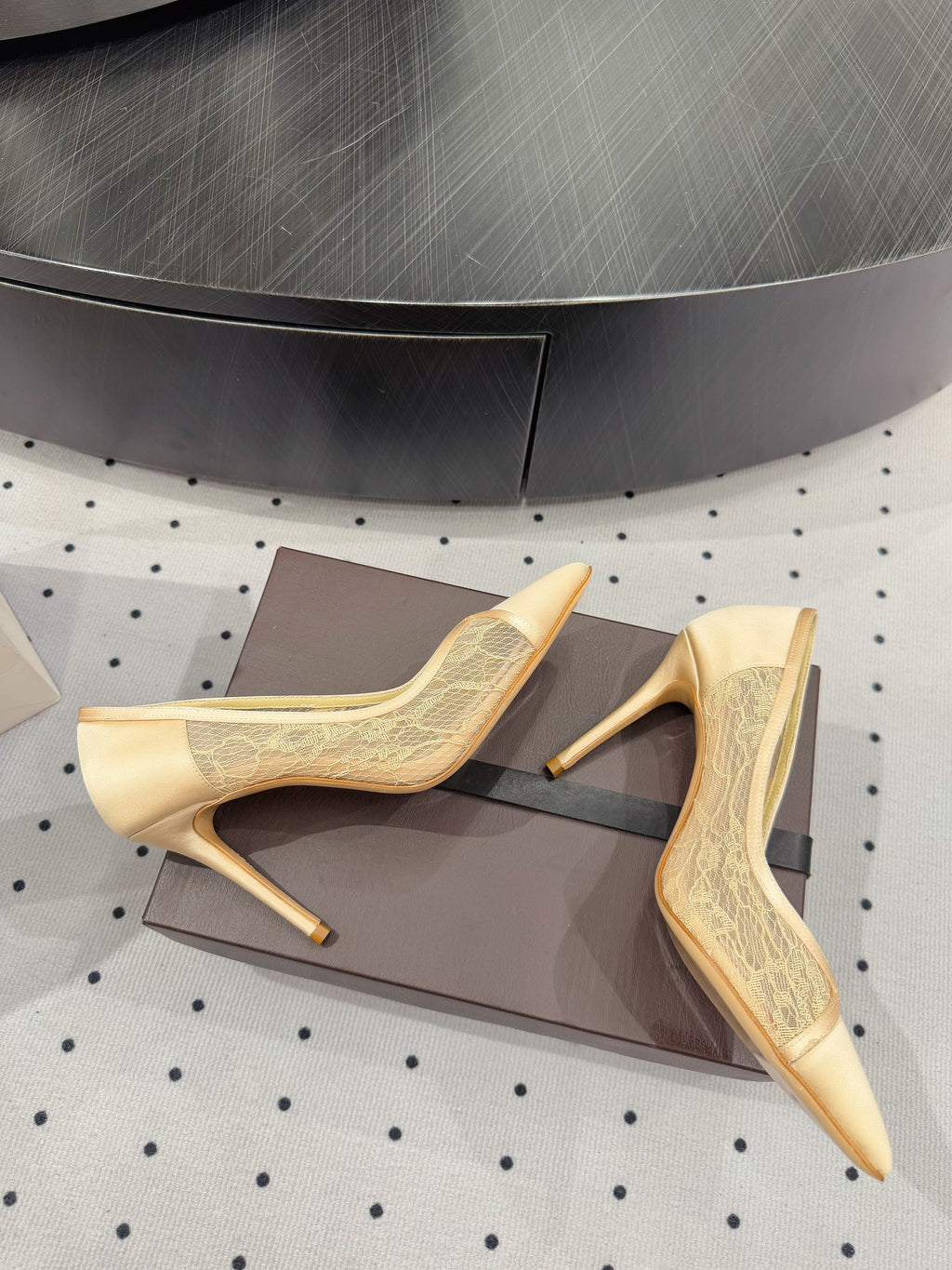 POINTED-TOE HIGH PUMPS 95MM IN YELLOW MESH AND SILK
