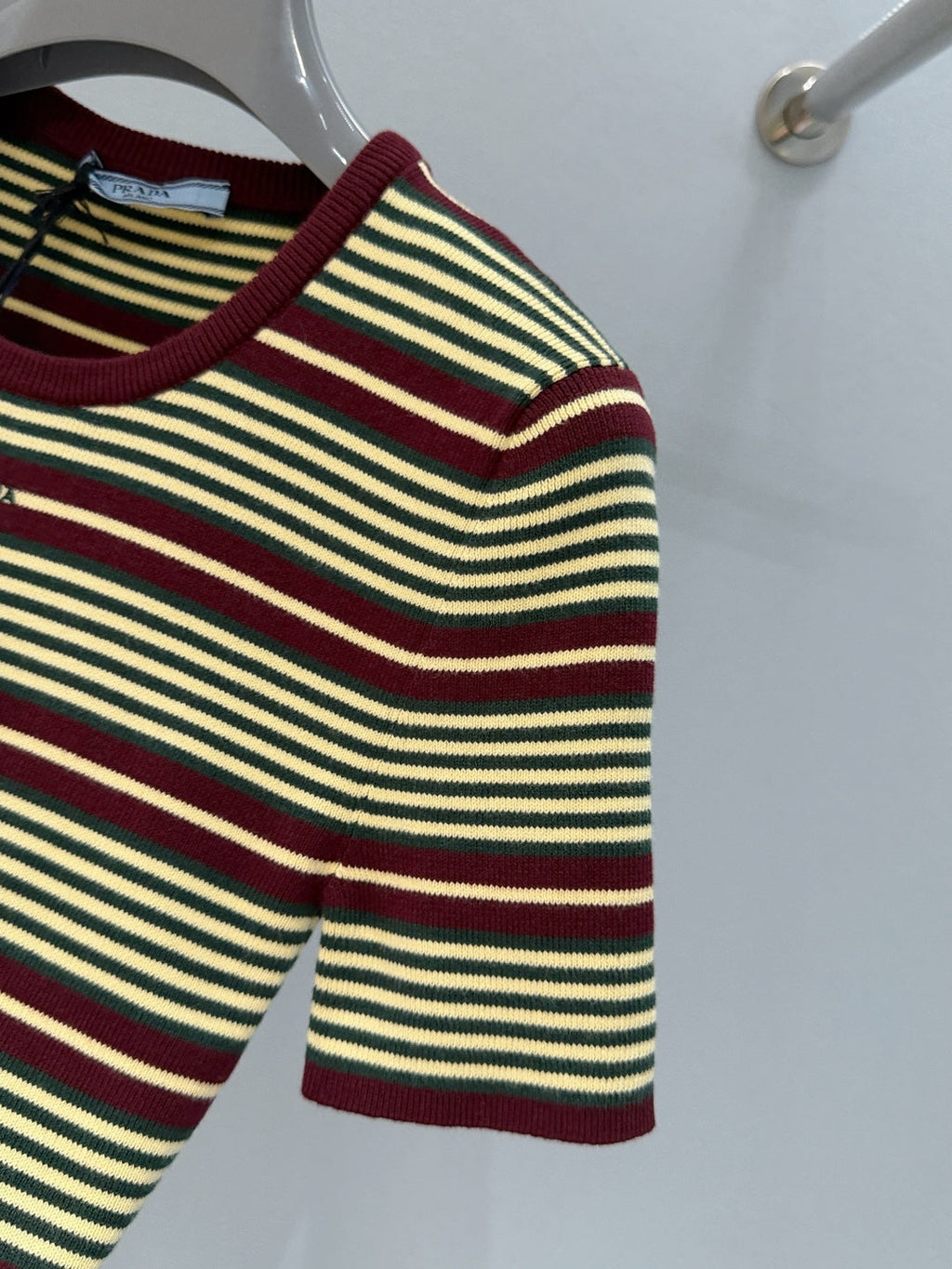 PRADA 26S SHORT SLEEVED T-SHIRT 819