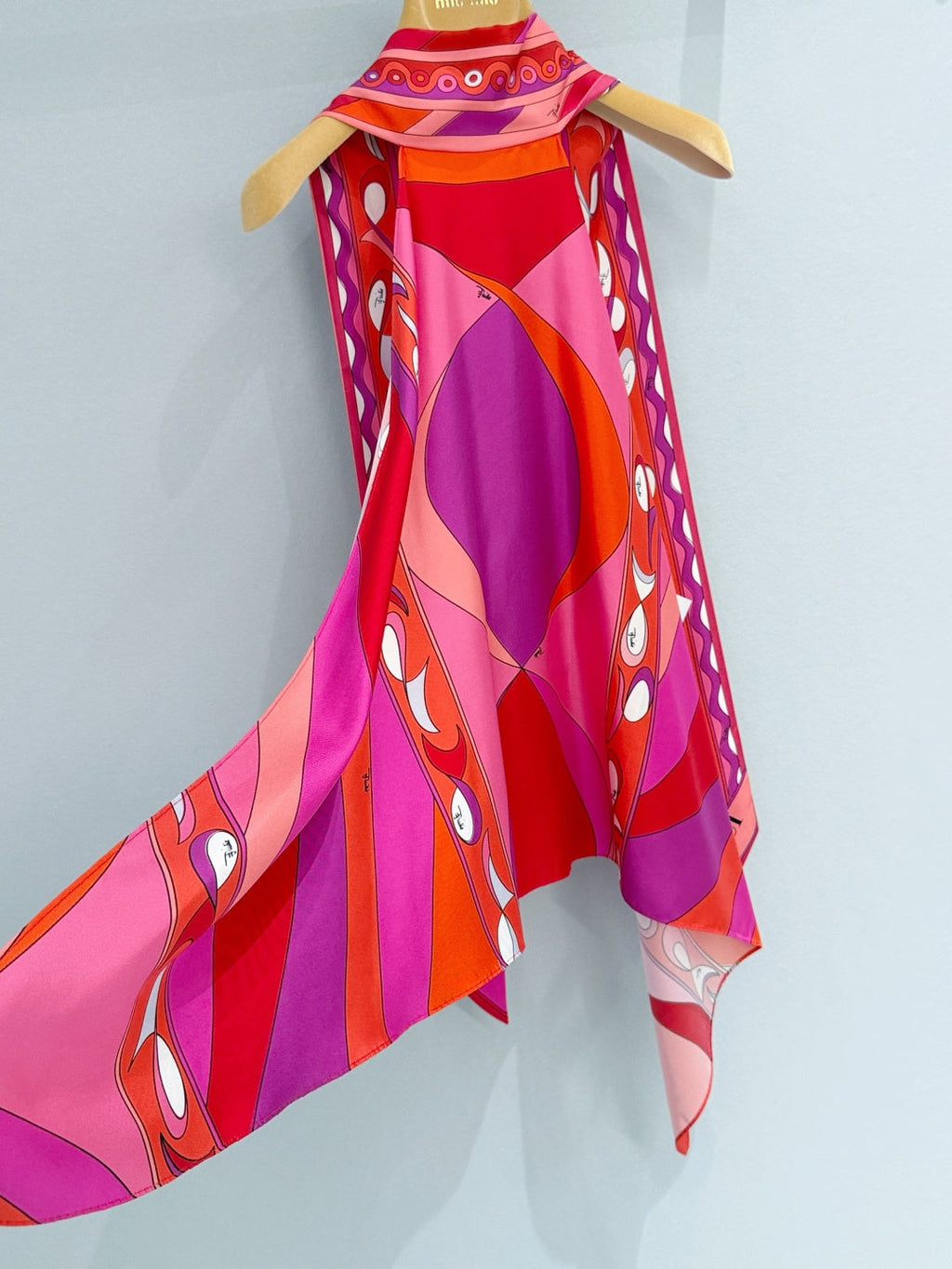 PUCCI 26S SCARF TOP IN PINK AND RED PRINTED SILK