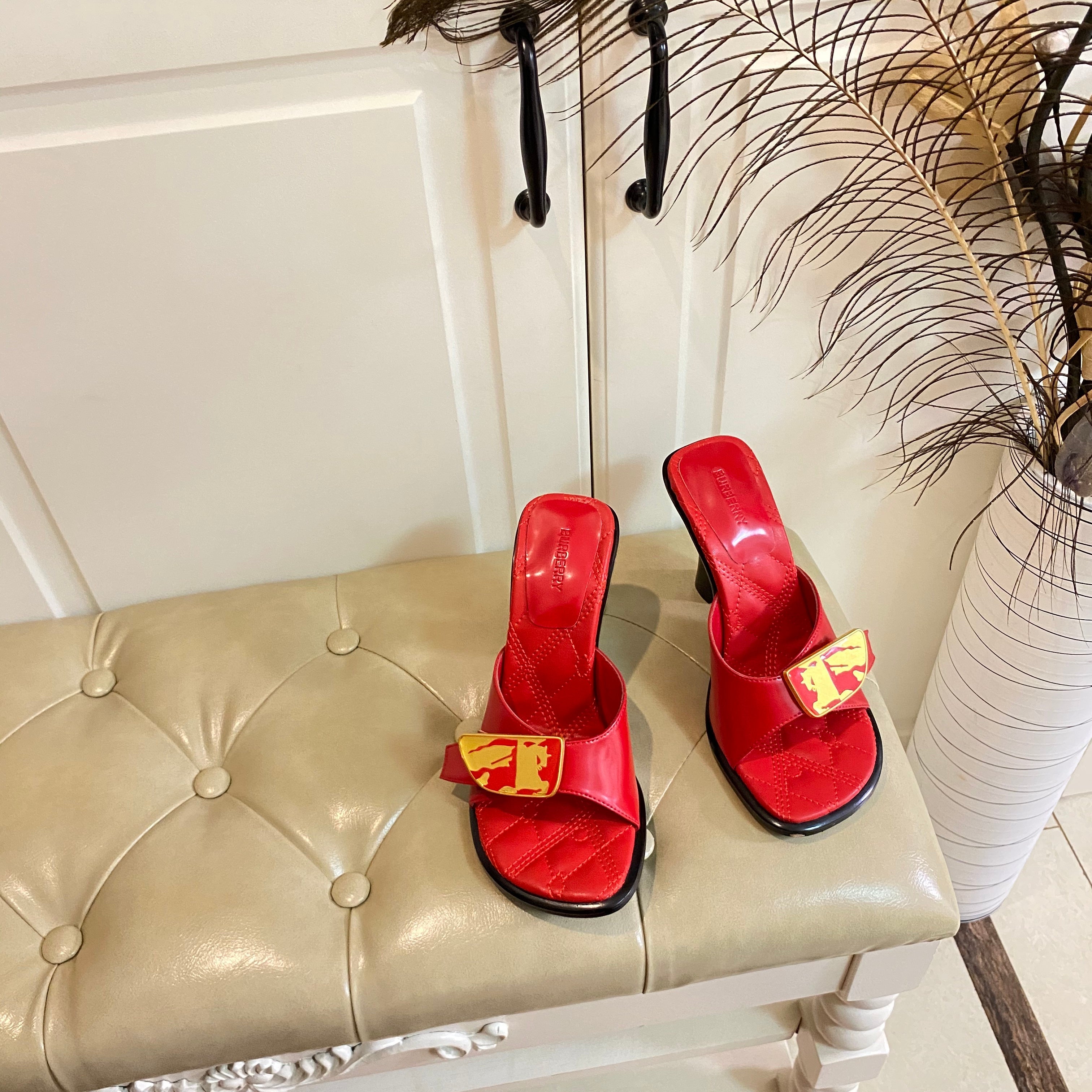 BURBERRY 26S HEELED SANDALS 100 MM IN RED CALFSKIN