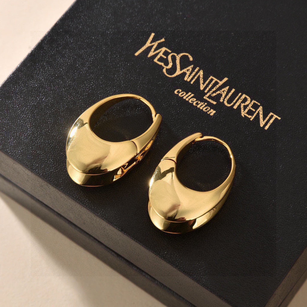 YSL 26S SCULPTED OVAL HOOP EARRINGS IN GOLD TONE METAL 615775