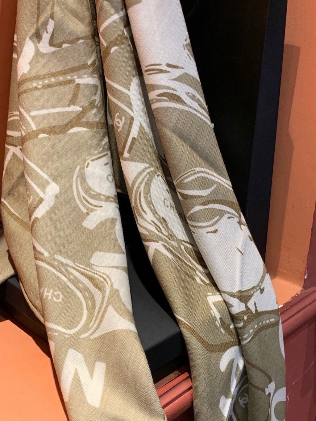 CHANEL 26S SCARF 135 IN CASHMERE AND SILK 309366