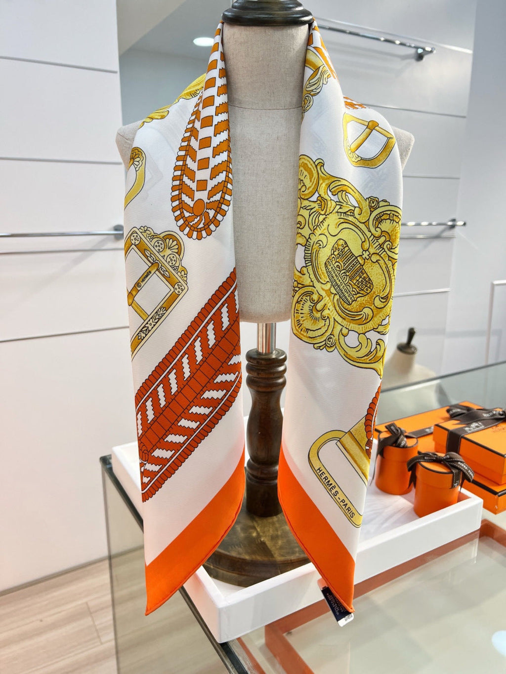 HERMES 26S PRINTED SQUARE SCARF 88 IN SILK 309940