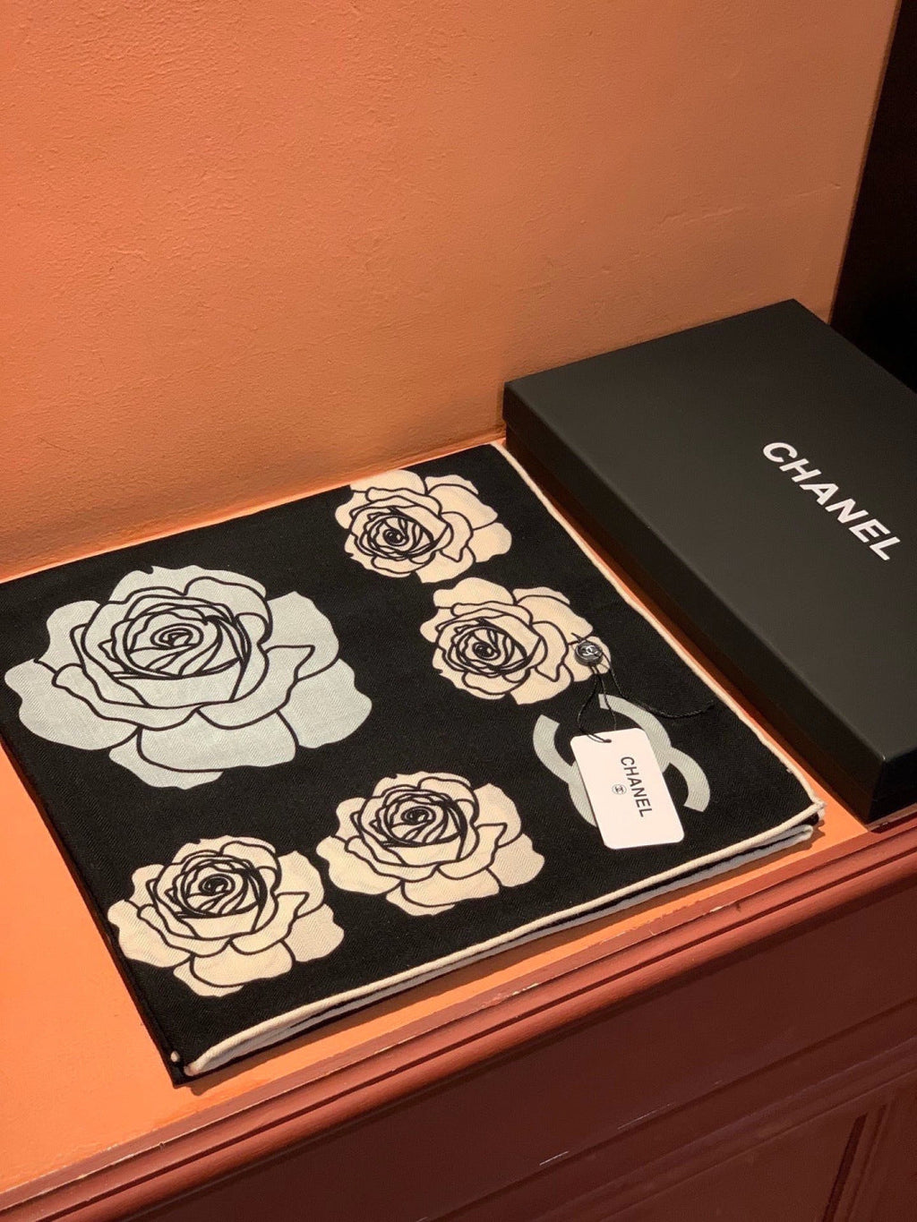 CHANEL 26S SCARF 140 IN SILK AND CASHMERE 313319