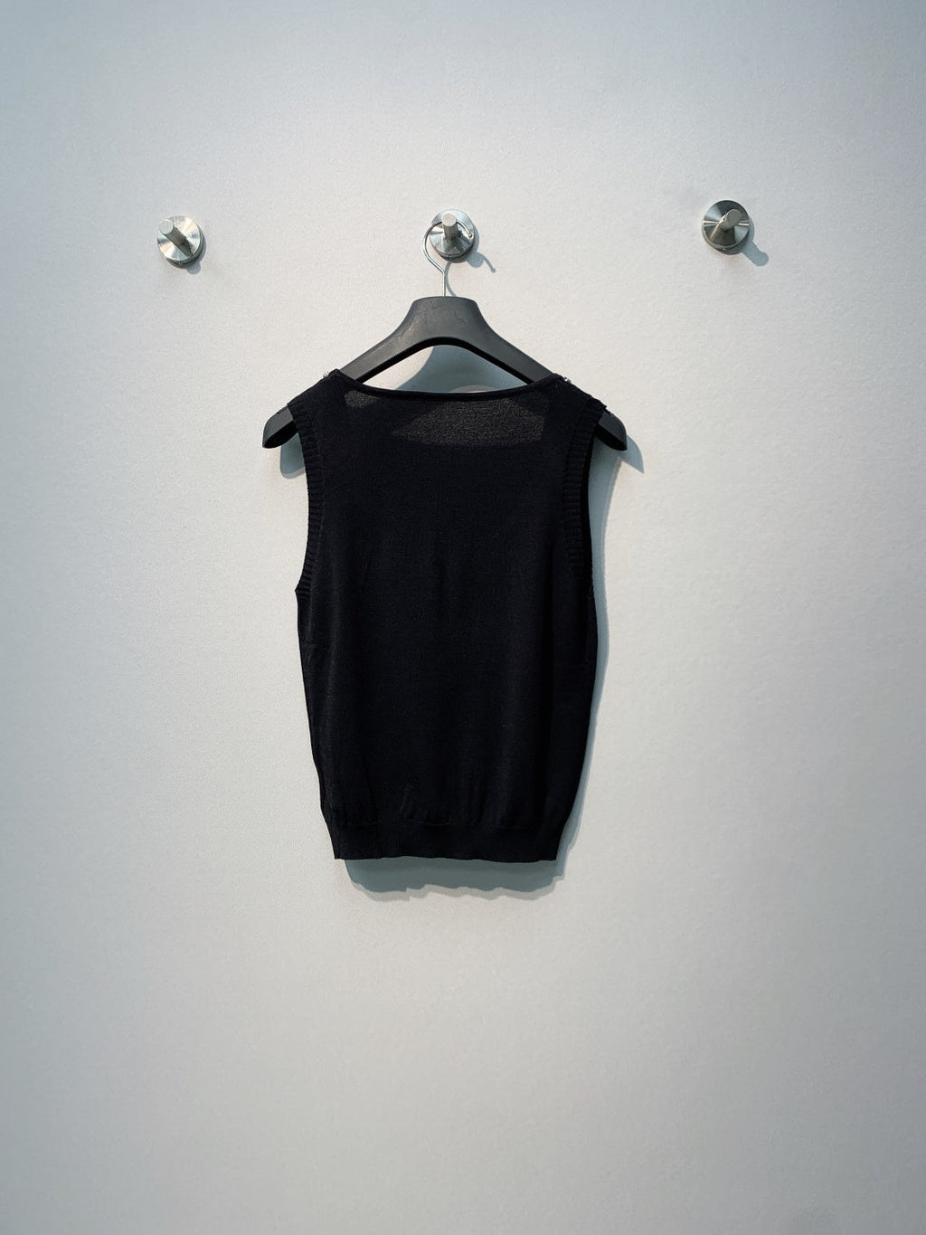 CHANEL 26S LIGHTWEIGHT KNIT TANK TOP STYLE 1075