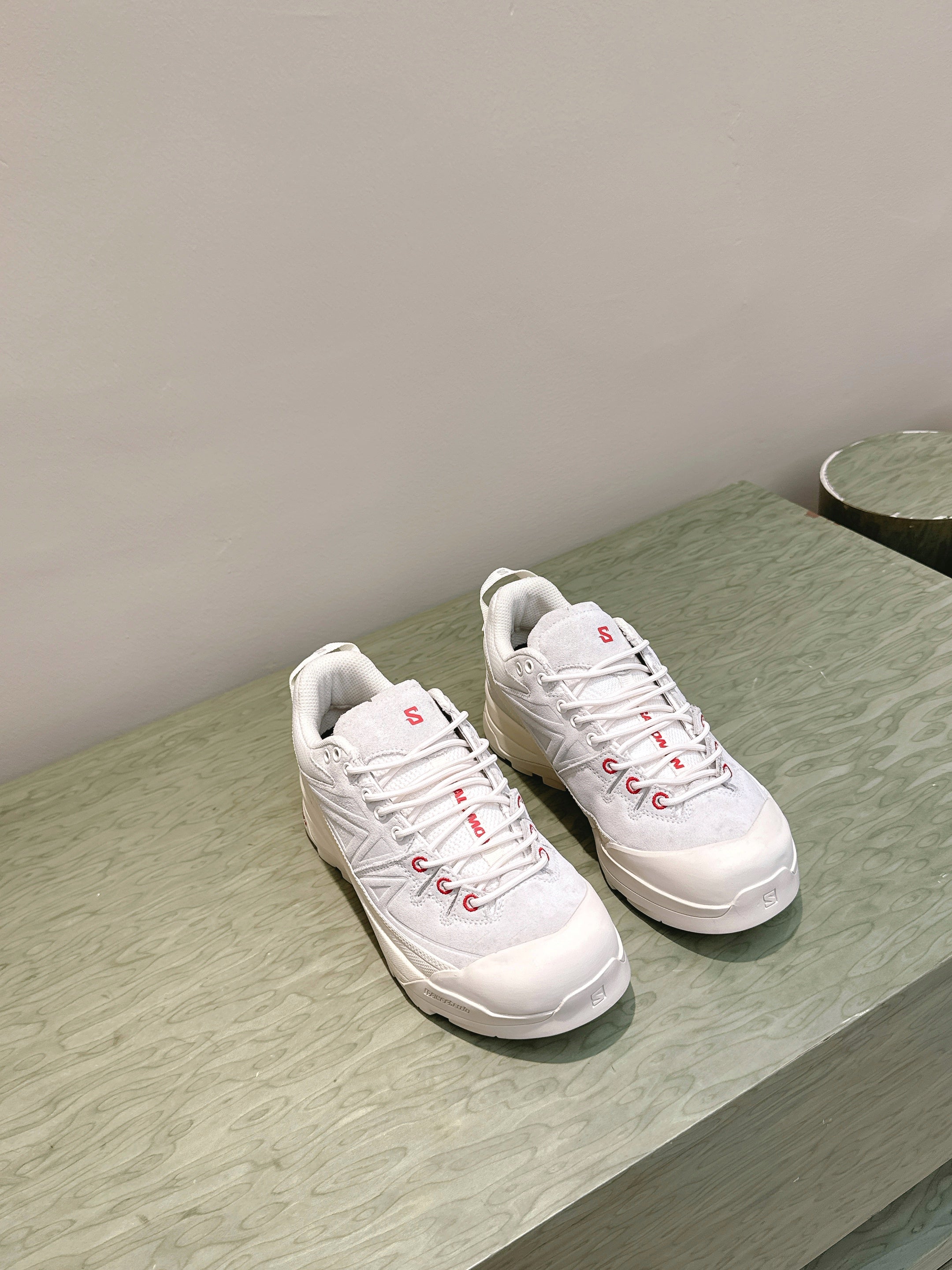 ALO 25S SALOMON X-ALP PANHUI SNEAKER IN WHITE SUEDE