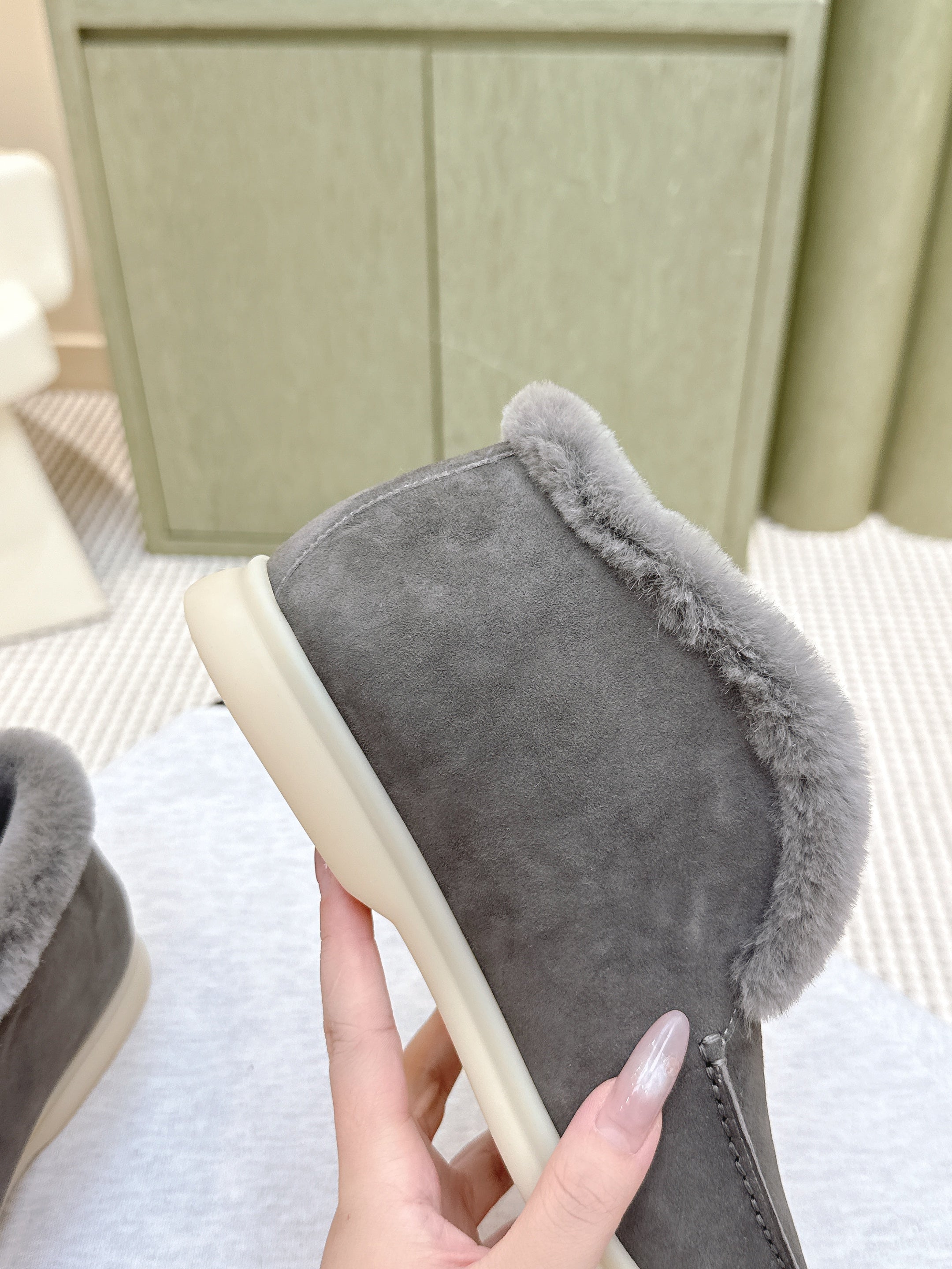 LP 25S SUMMER CHARMS WALK LOAFERS IN SMOKE GREY SUEDE AND FLEECE