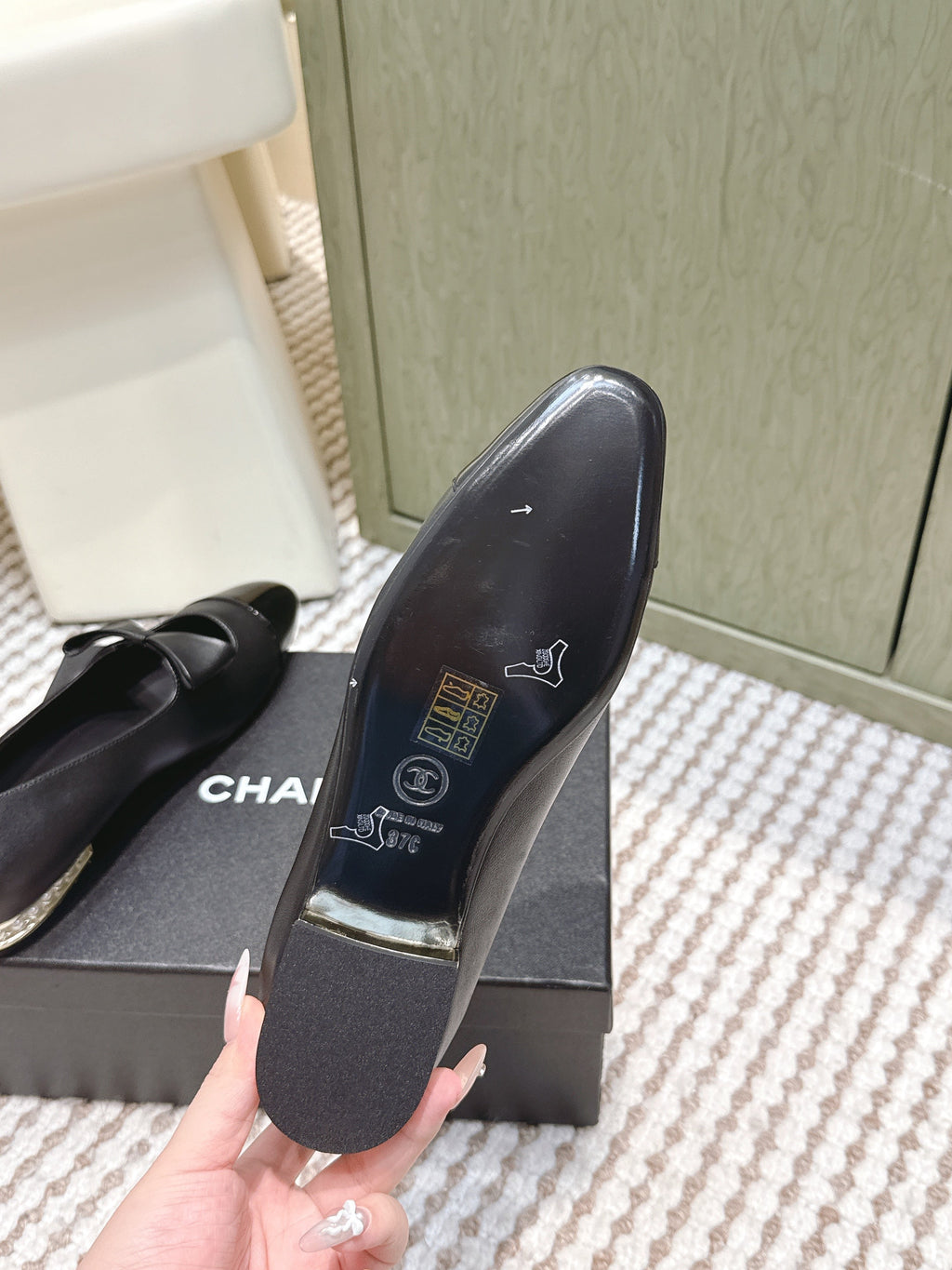 CHANEL 25S MARY JANE BALLET FLATS IN BLACK LAMBSKIN PATENT CAP TOE WITH BOW