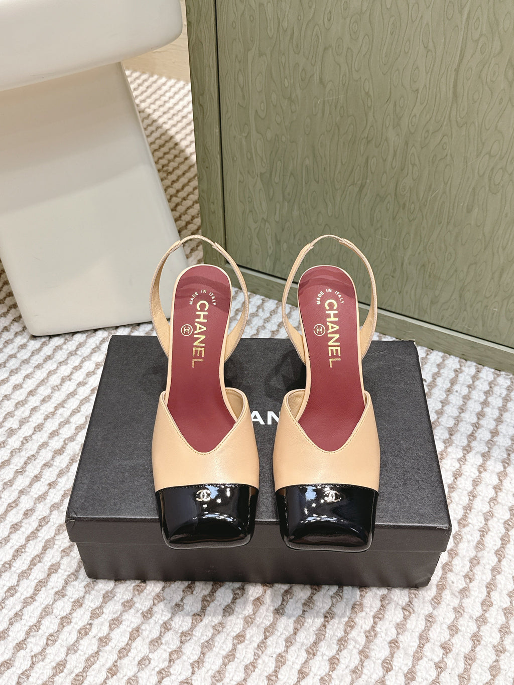CHANEL 25S HIGH-HEELED SQUARE-TOE SLINGBACK 90MM IN DARK BEIGE AND BLACK CALFSKIN