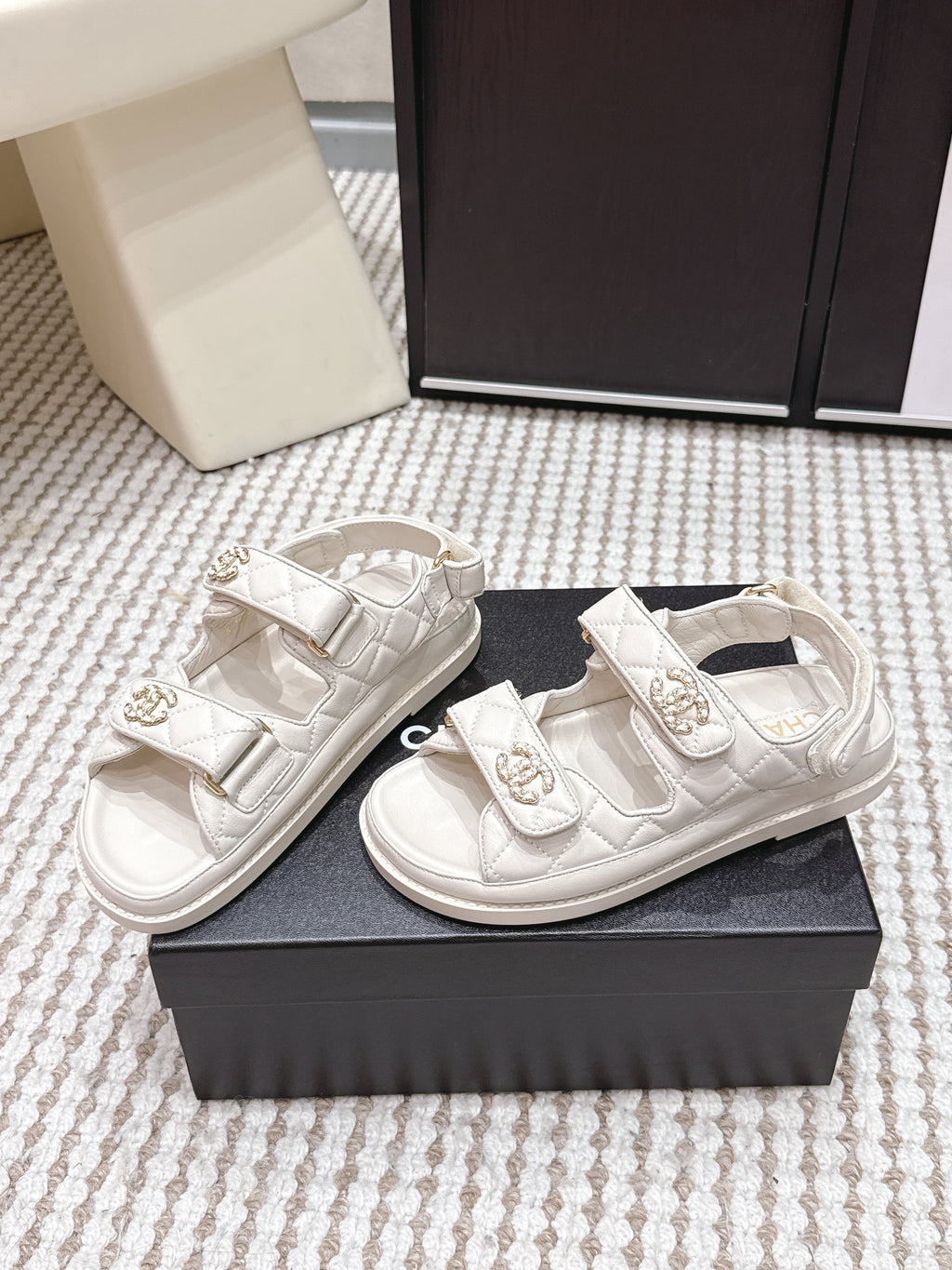 CHANEL 26S QUILTED DAD SANDALS IN CREAM WHITE CALFSKIN