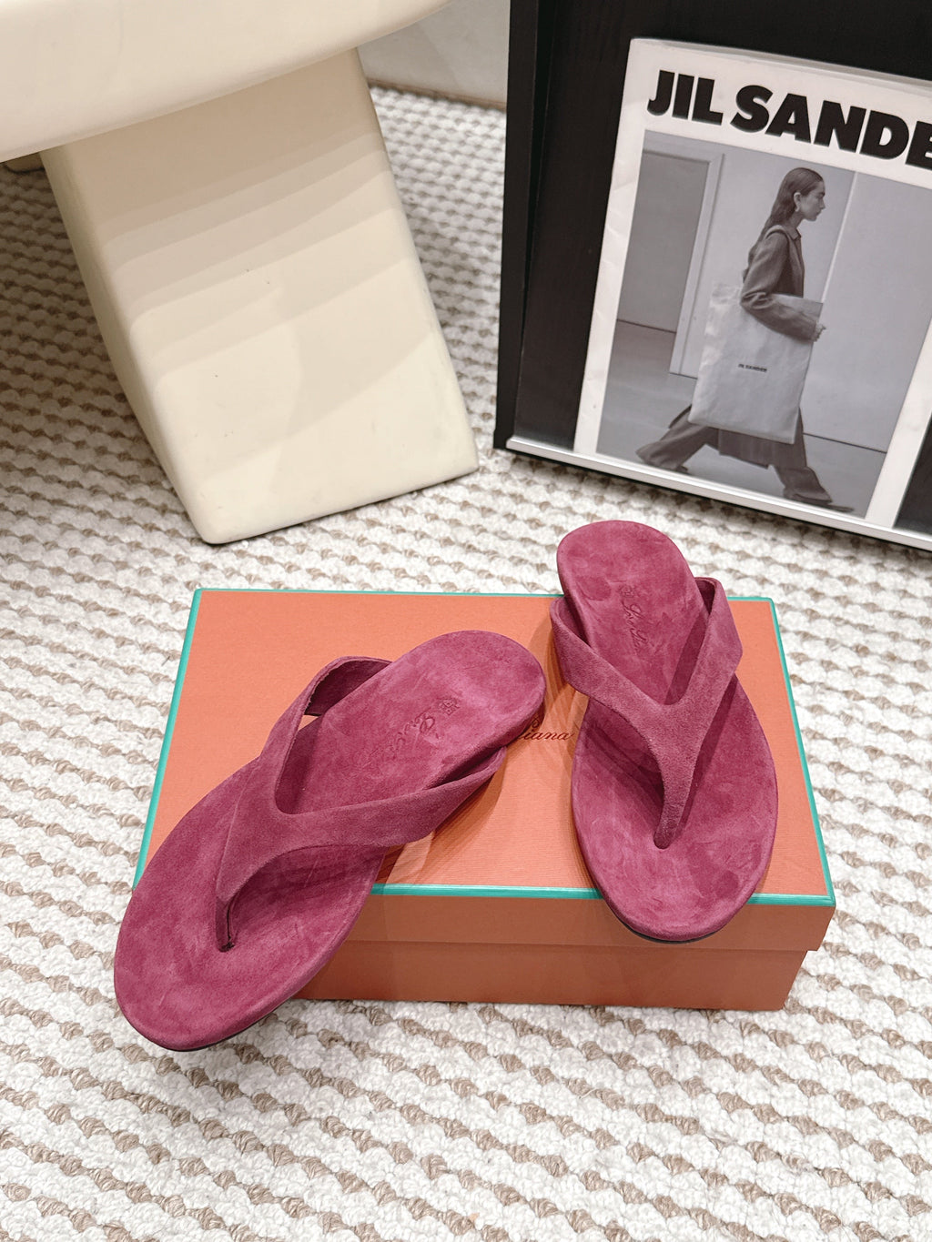 LP 26S THONG SANDALS IN DARK PINK SUEDE