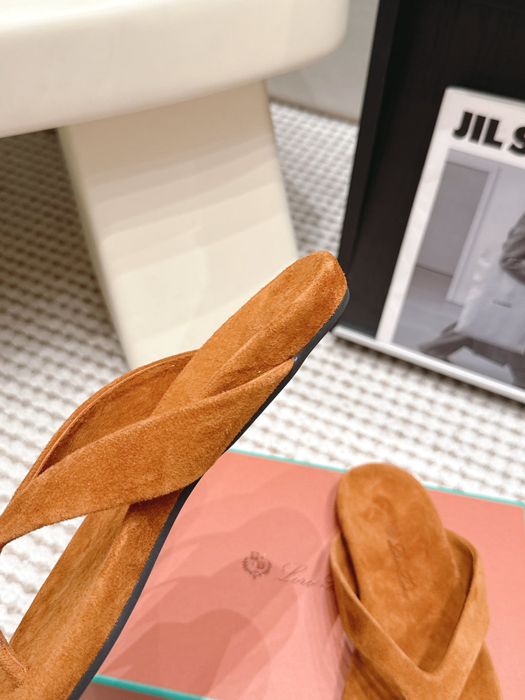 LP 26S THONG SANDALS IN CAMEL BROWN SUEDE