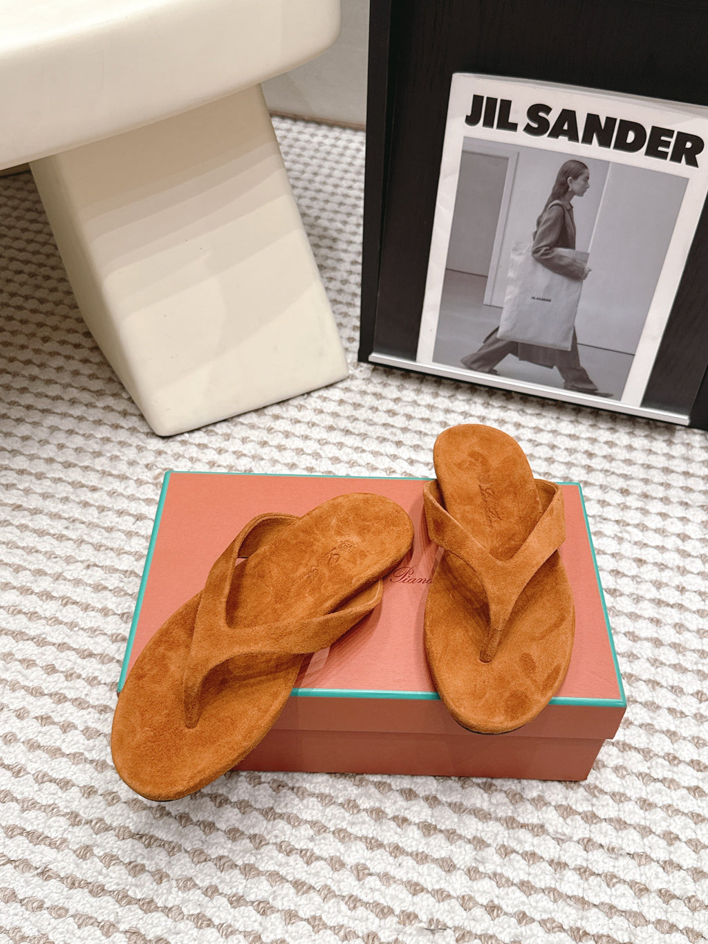 LP 26S THONG SANDALS IN CAMEL BROWN SUEDE