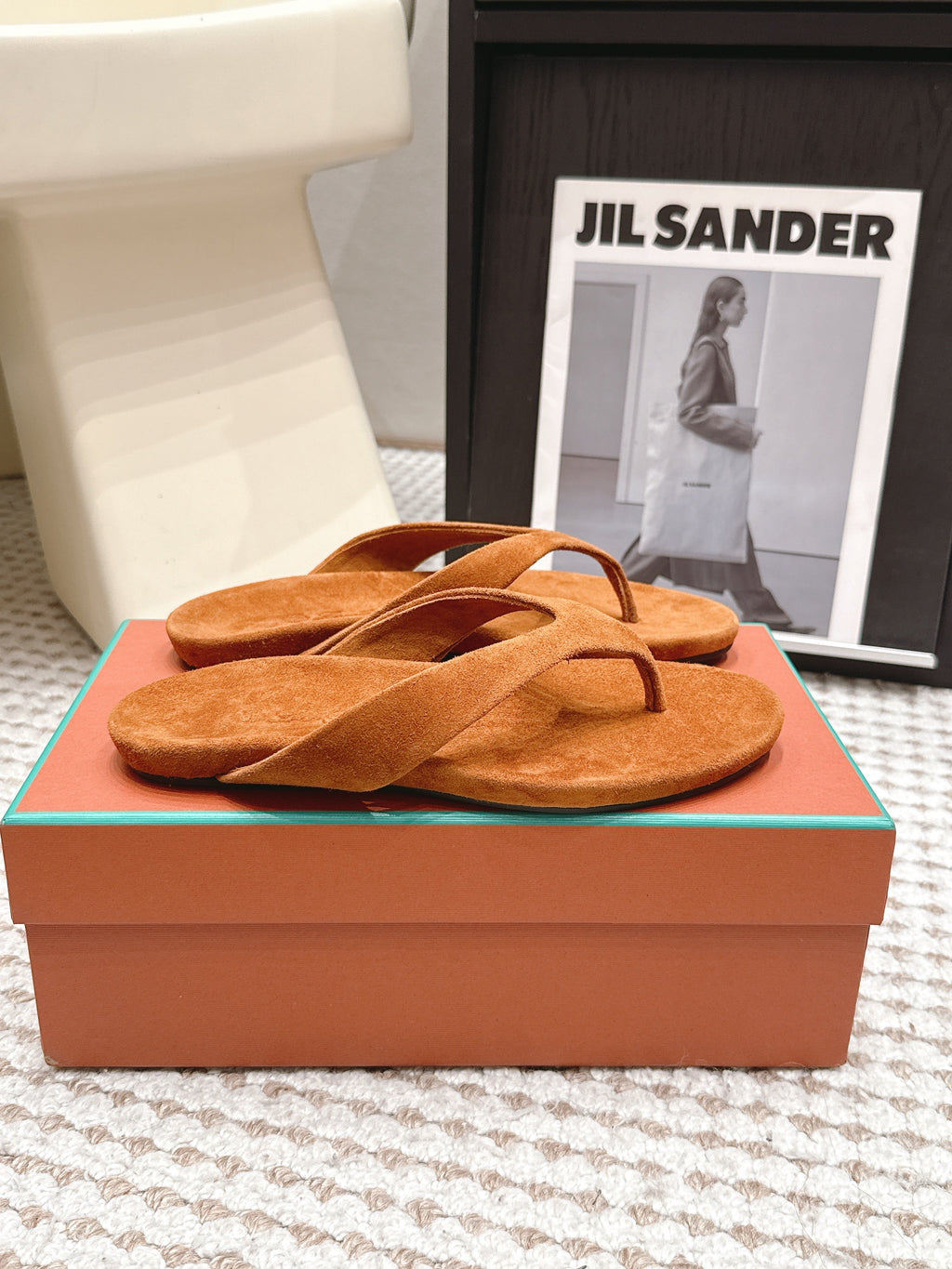 LP 26S THONG SANDALS IN CAMEL BROWN SUEDE