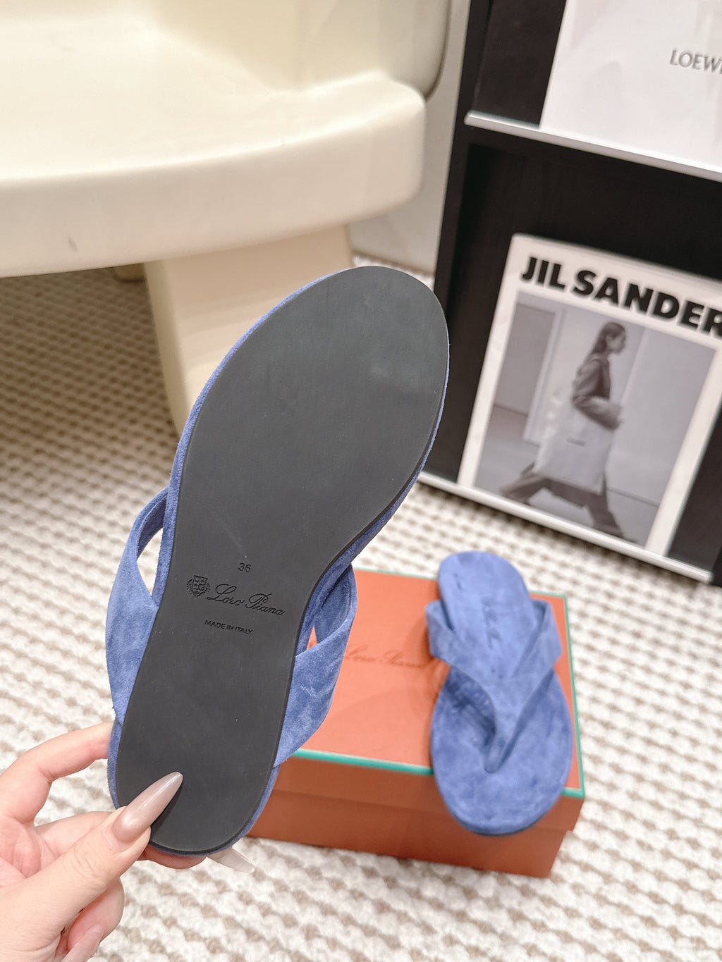 LP 26S THONG SANDALS IN PERIWINKLE BLUE SUEDE