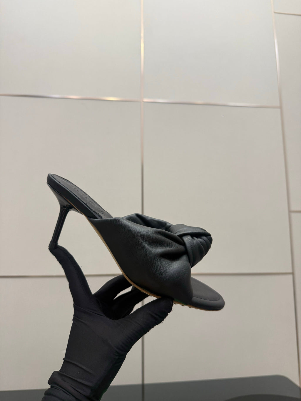 BOTTEGA VENETA 26S KNOT-STRAP HIGH-HEEL SANDALS IN BLACK LAMBSKIN