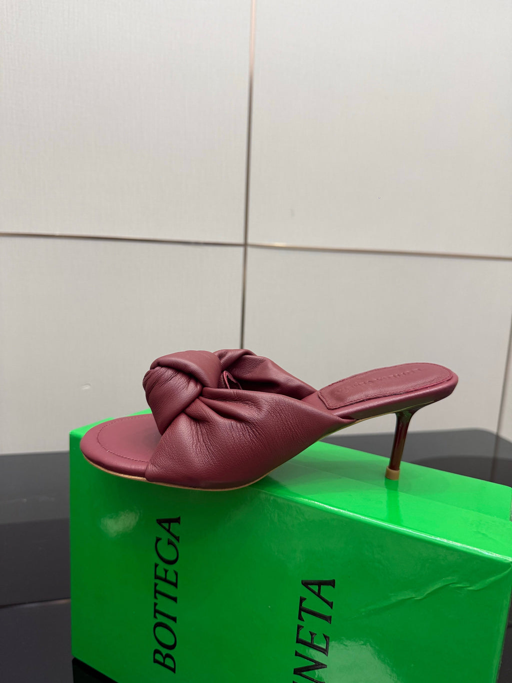 BOTTEGA VENETA 26S KNOT-STRAP HIGH-HEEL SANDALS IN DARK RED LAMBSKIN