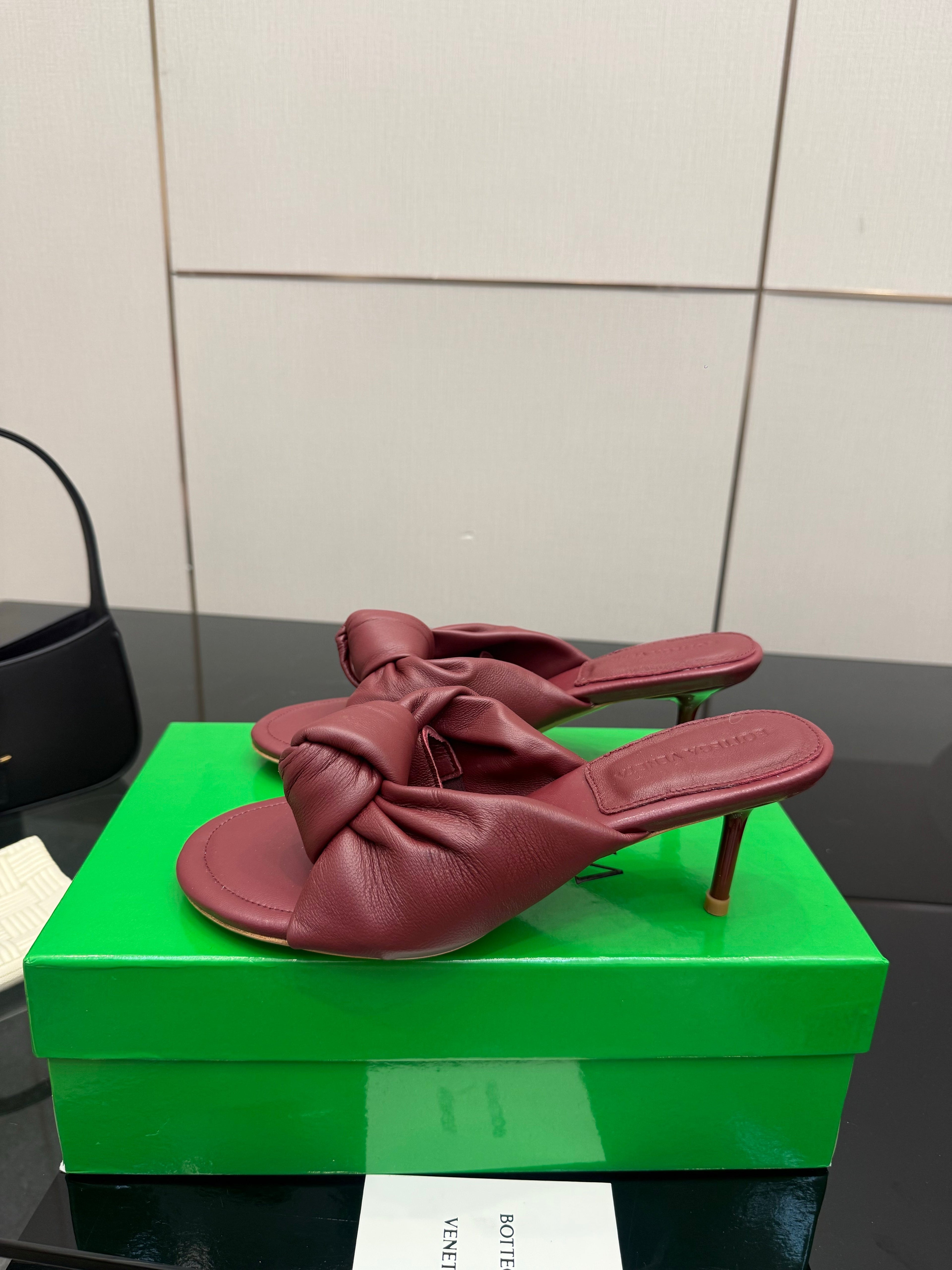BOTTEGA VENETA 26S KNOT-STRAP HIGH-HEEL SANDALS IN DARK RED LAMBSKIN