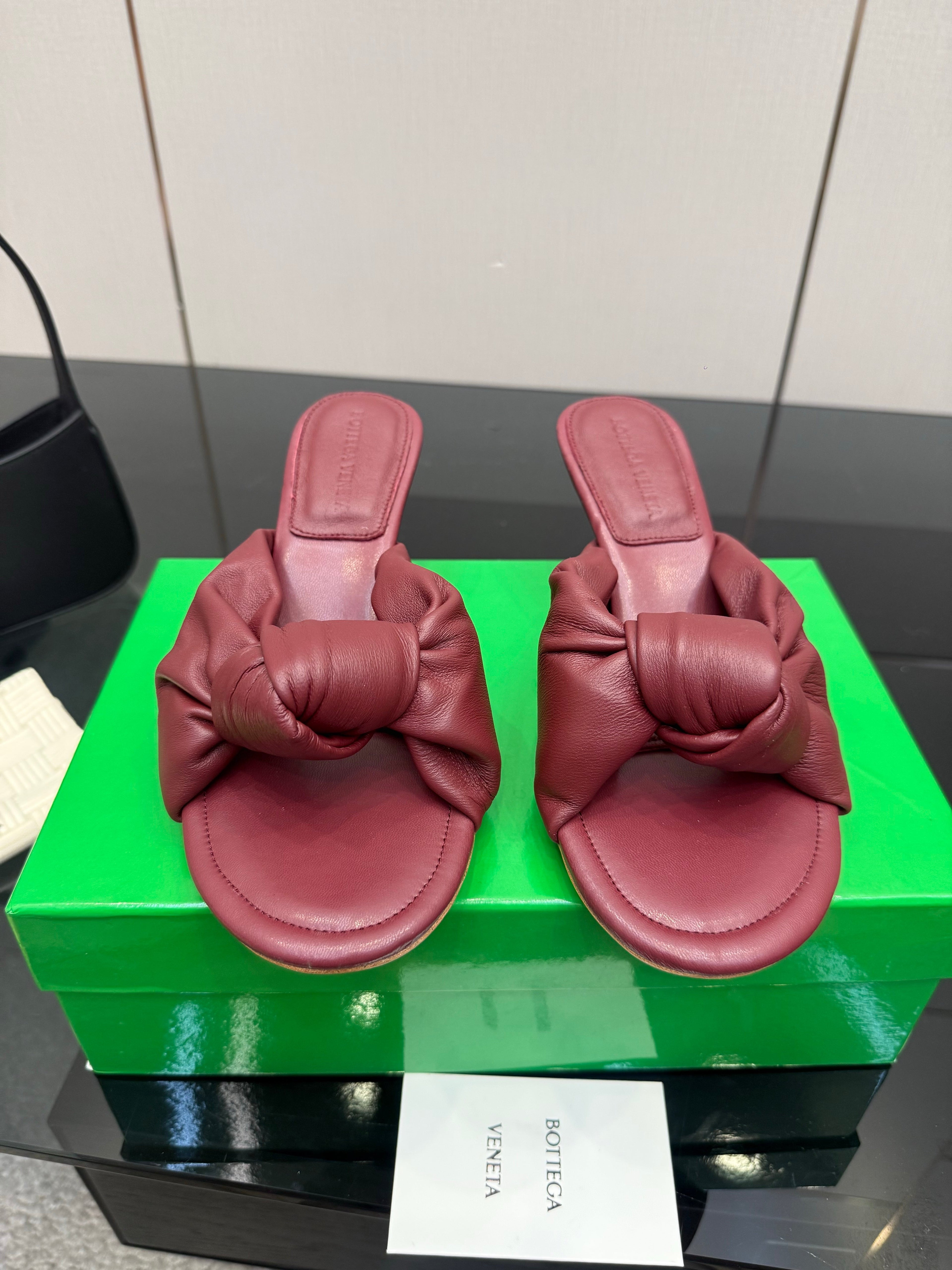 BOTTEGA VENETA 26S KNOT-STRAP HIGH-HEEL SANDALS IN DARK RED LAMBSKIN