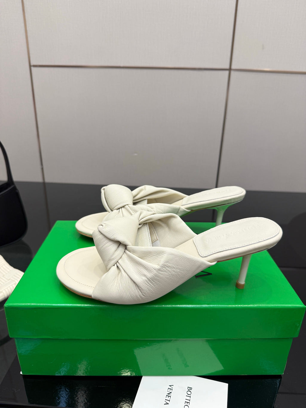BOTTEGA VENETA 26S KNOT-STRAP HIGH-HEEL SANDALS IN OFF-WHITE LAMBSKIN