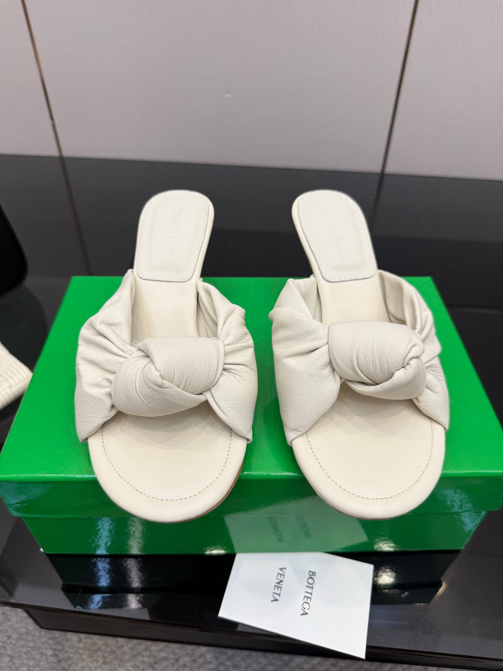 BOTTEGA VENETA 26S KNOT-STRAP HIGH-HEEL SANDALS IN OFF-WHITE LAMBSKIN