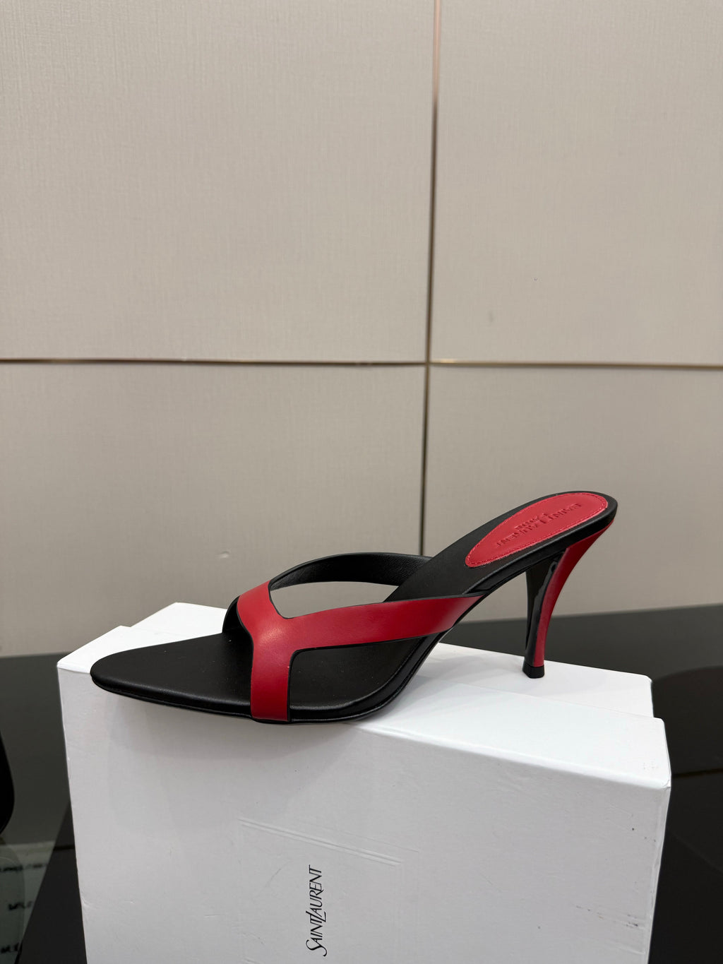 YSL 26S POINTED-TOE SANDALS 90 MM IN RED AND BLACK CALFSKIN