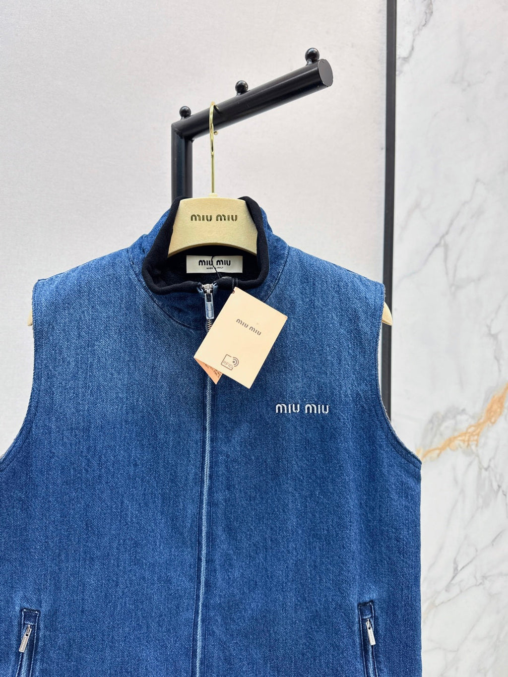 MIUMIU 26S SLEEVELESS DENIM JACKET 958