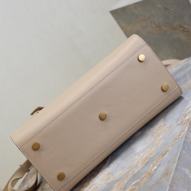 YSL 25S SAC DE JOUR GM 32 IN DARK BEIGE SUPPLE GRAINED CALFSKIN