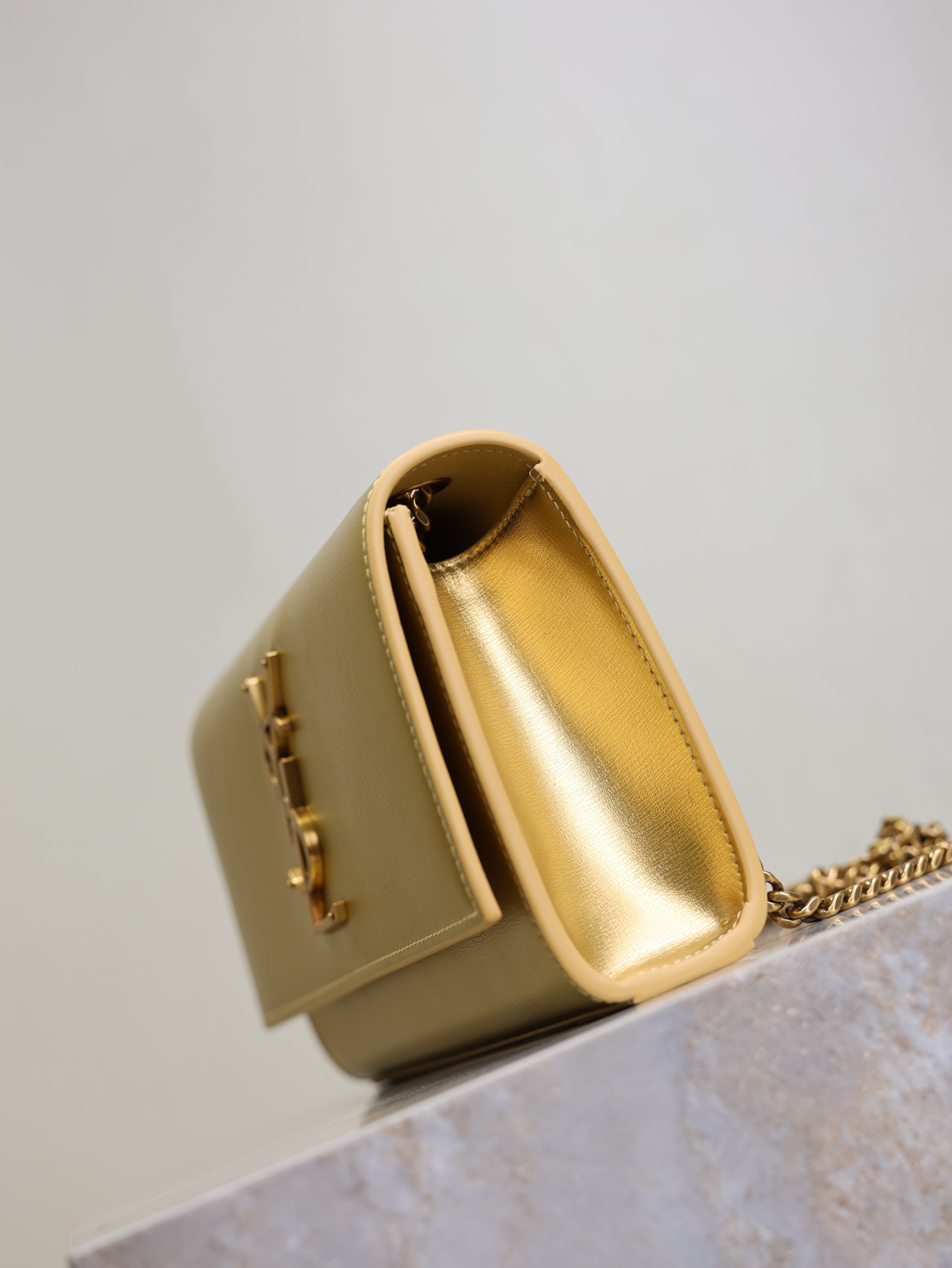YSL 25S KATE BAG 20 IN GOLD METALLIC CALFSKIN GOLD HARDWARE