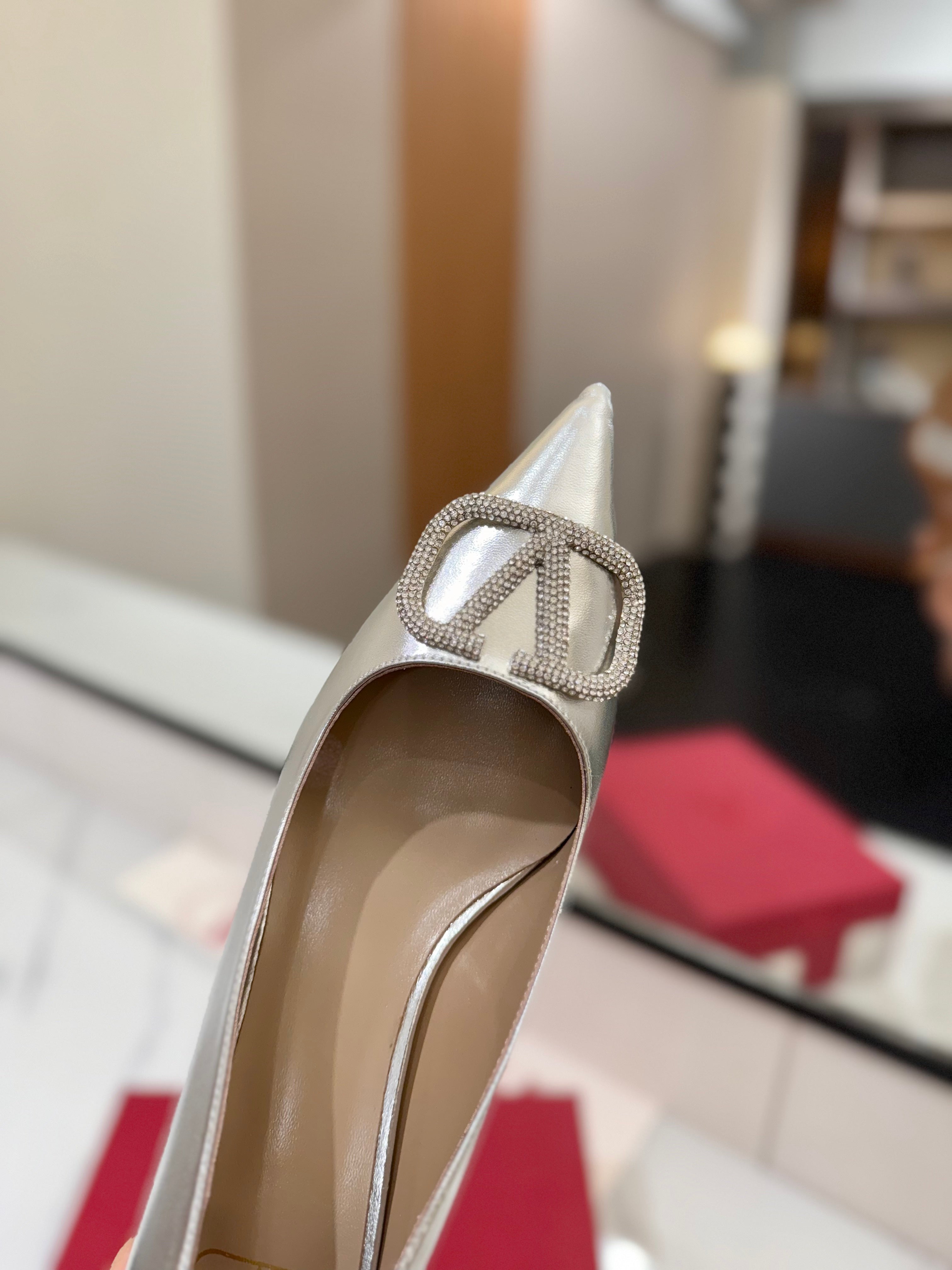 VALENTINO 26S HIGH HEELS 45 MM IN METALLIC SILVER CALFSKIN WITH VLOGO CRYSTAL