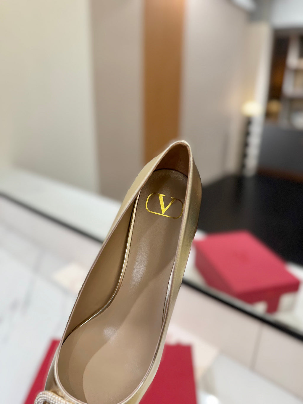 VALENTINO 26S HIGH HEELS 45 MM IN METALLIC GOLD CALFSKIN WITH VLOGO CRYSTAL