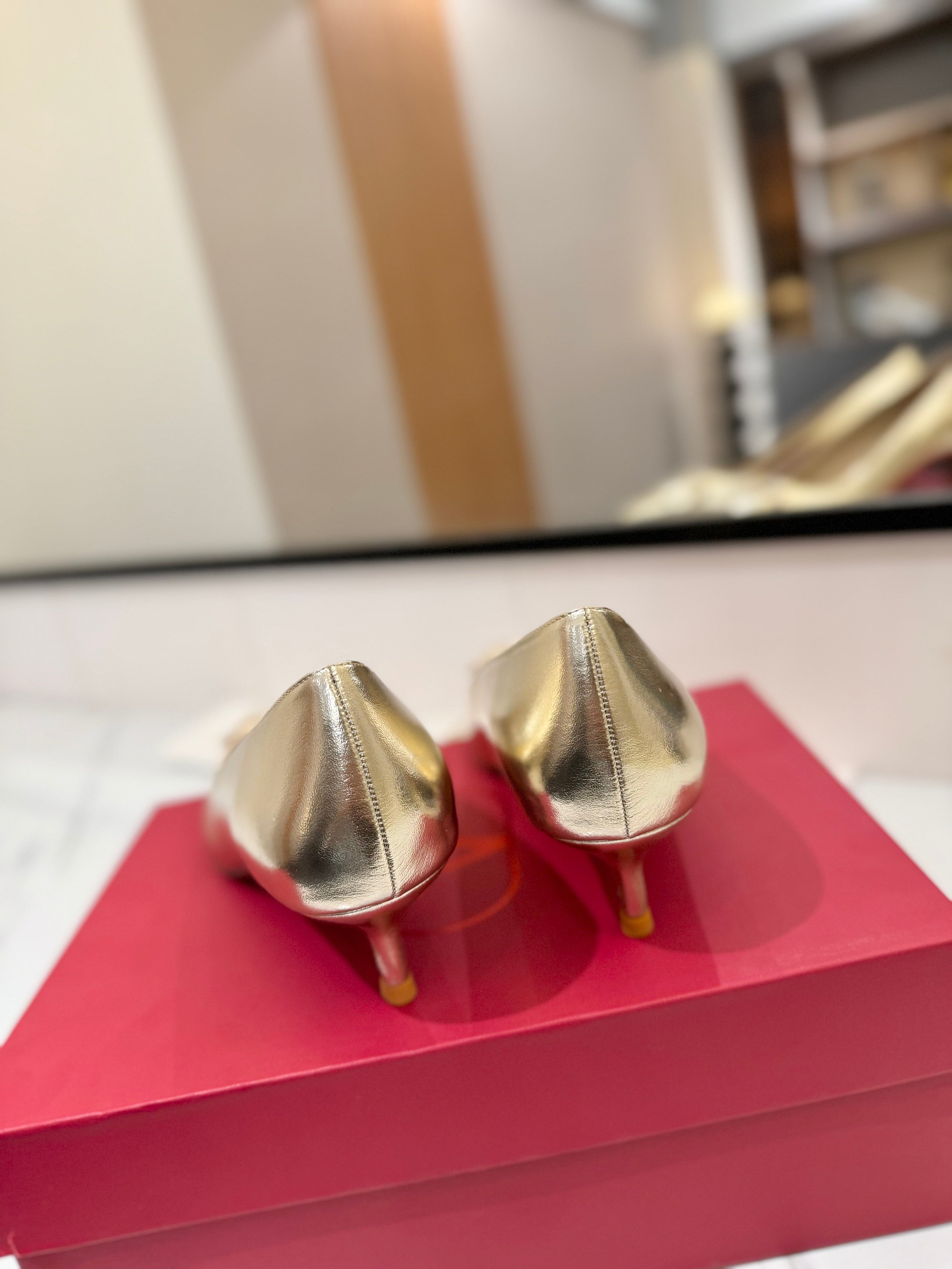 VALENTINO 26S HIGH HEELS 45 MM IN METALLIC GOLD CALFSKIN WITH VLOGO CRYSTAL