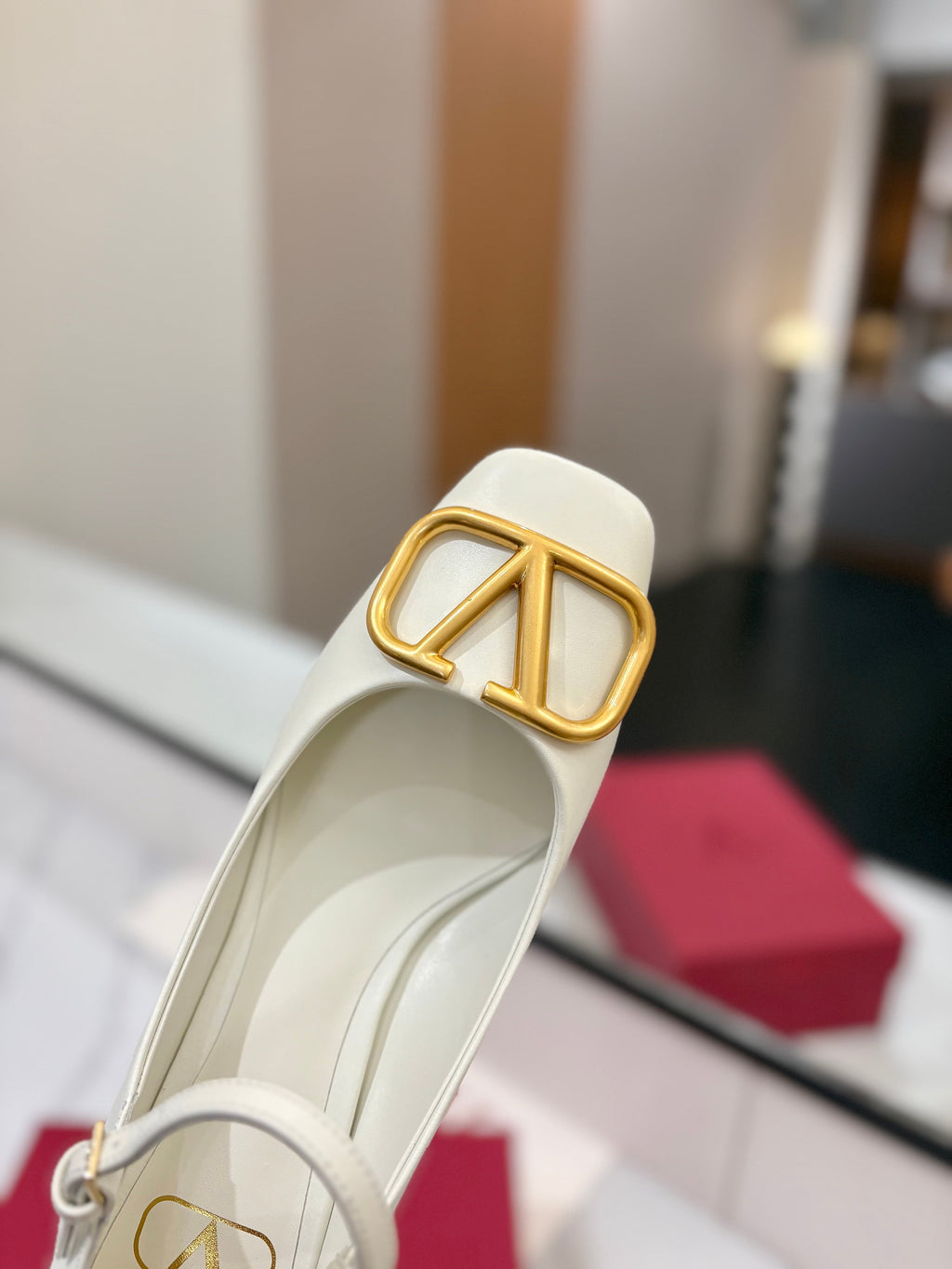 VALENTINO 26S MARY JANE HEELS 60 MM IN WHITE SMOOTH CALFSKIN WITH GOLD HARDWARE