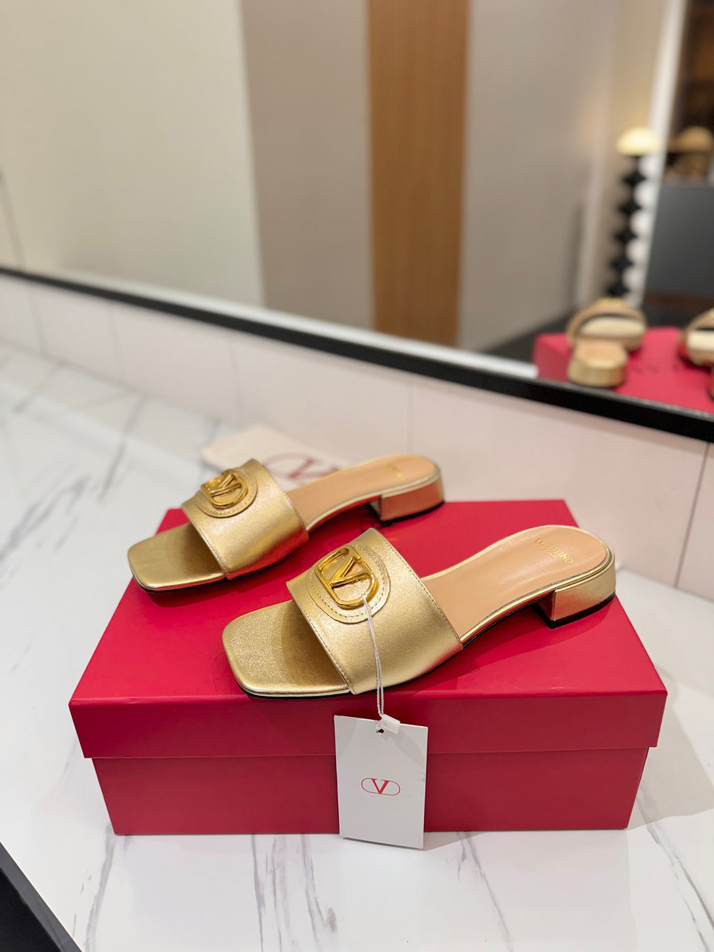 VALENTINO 26S SANDALS IN GOLD SMOOTH CALFSKIN WITH GOLD HARDWARE