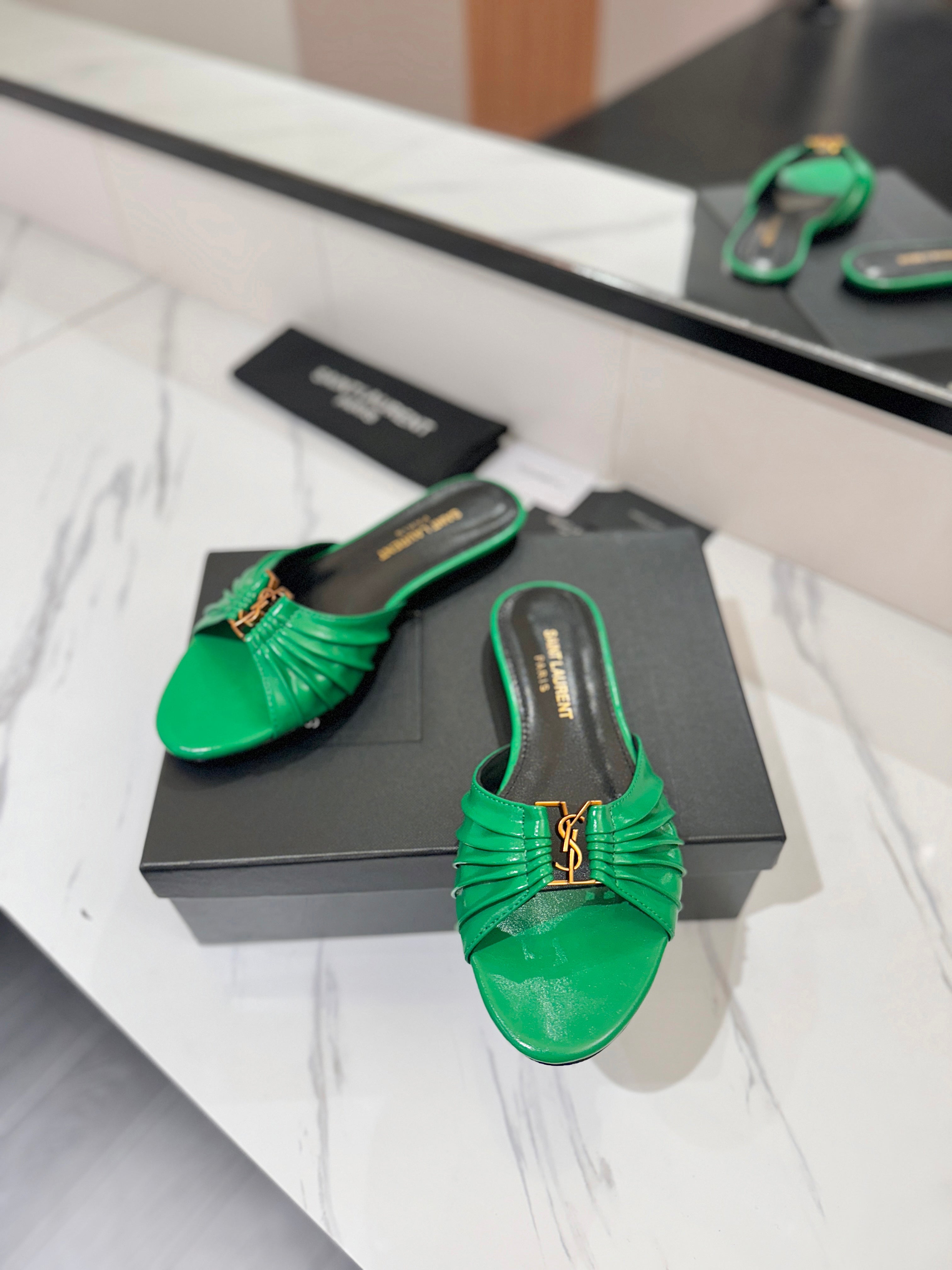 YSL 26S BABYLONE FLAT MULES IN GREEN LAMBSKIN