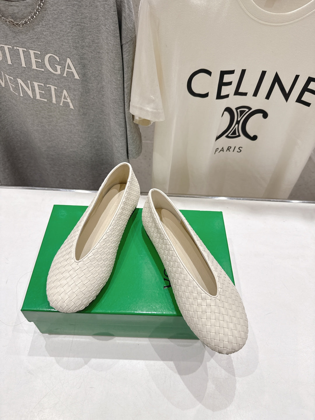 BOTTEGA VENETA 26S BALLET FLATS IN OFF-WHITE WOVEN LAMBSKIN