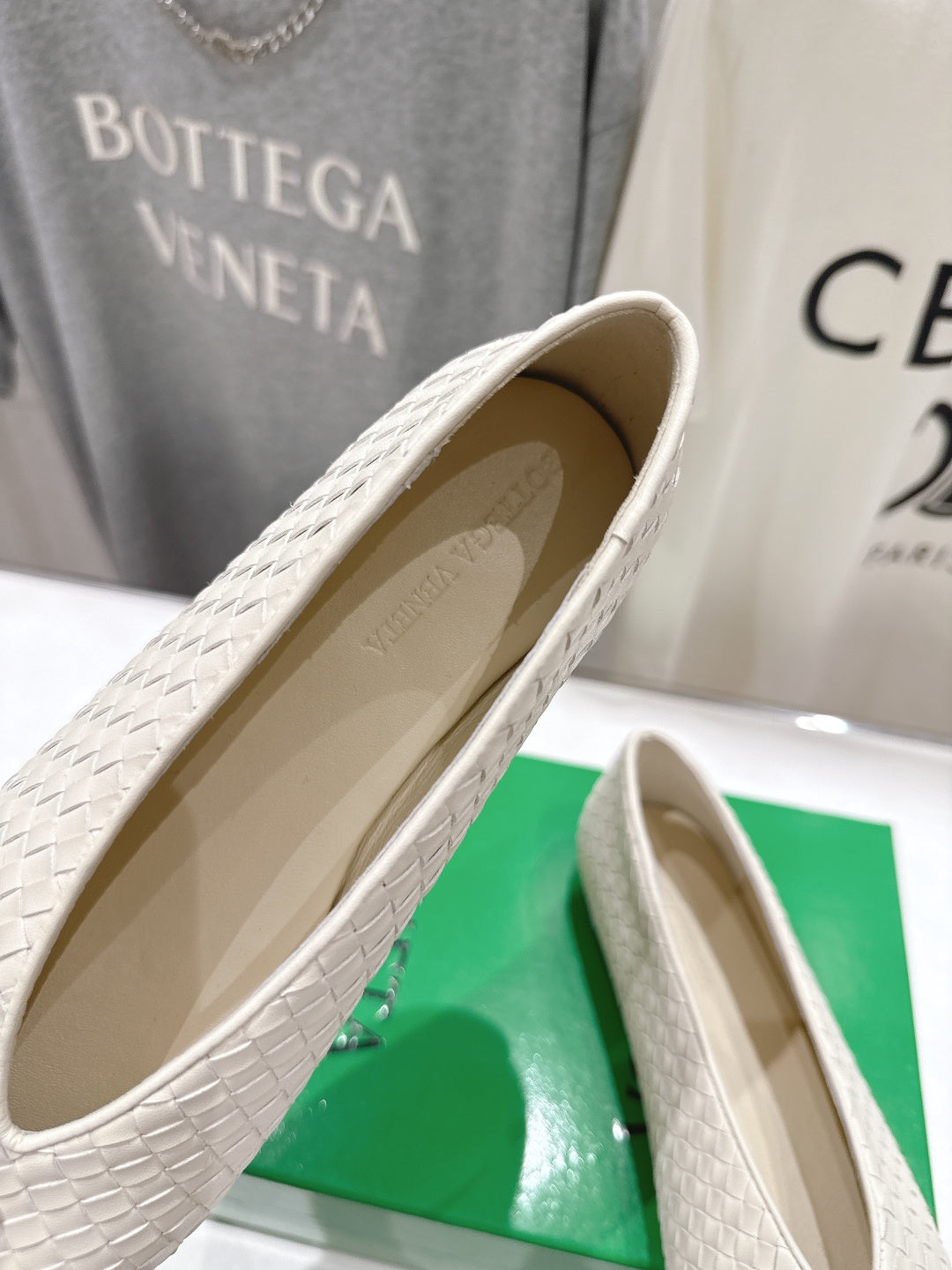 BOTTEGA VENETA 26S BALLET FLATS IN OFF-WHITE WOVEN LAMBSKIN