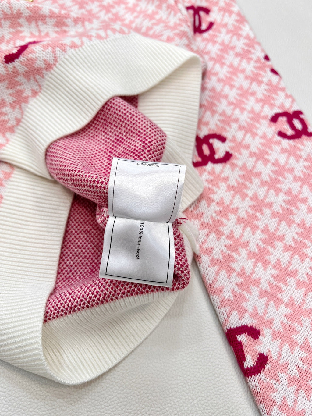 CHANEL 25S SWEATER 392
