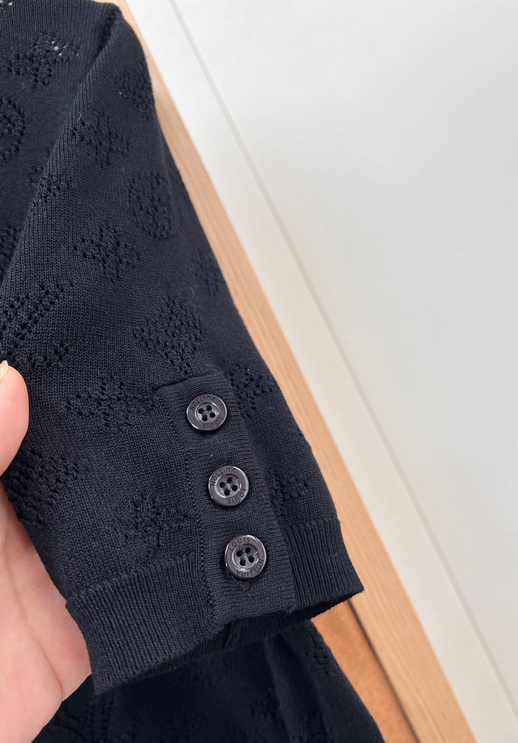 LV 26S SHORT-SLEEVED SWEATER STYLE 255