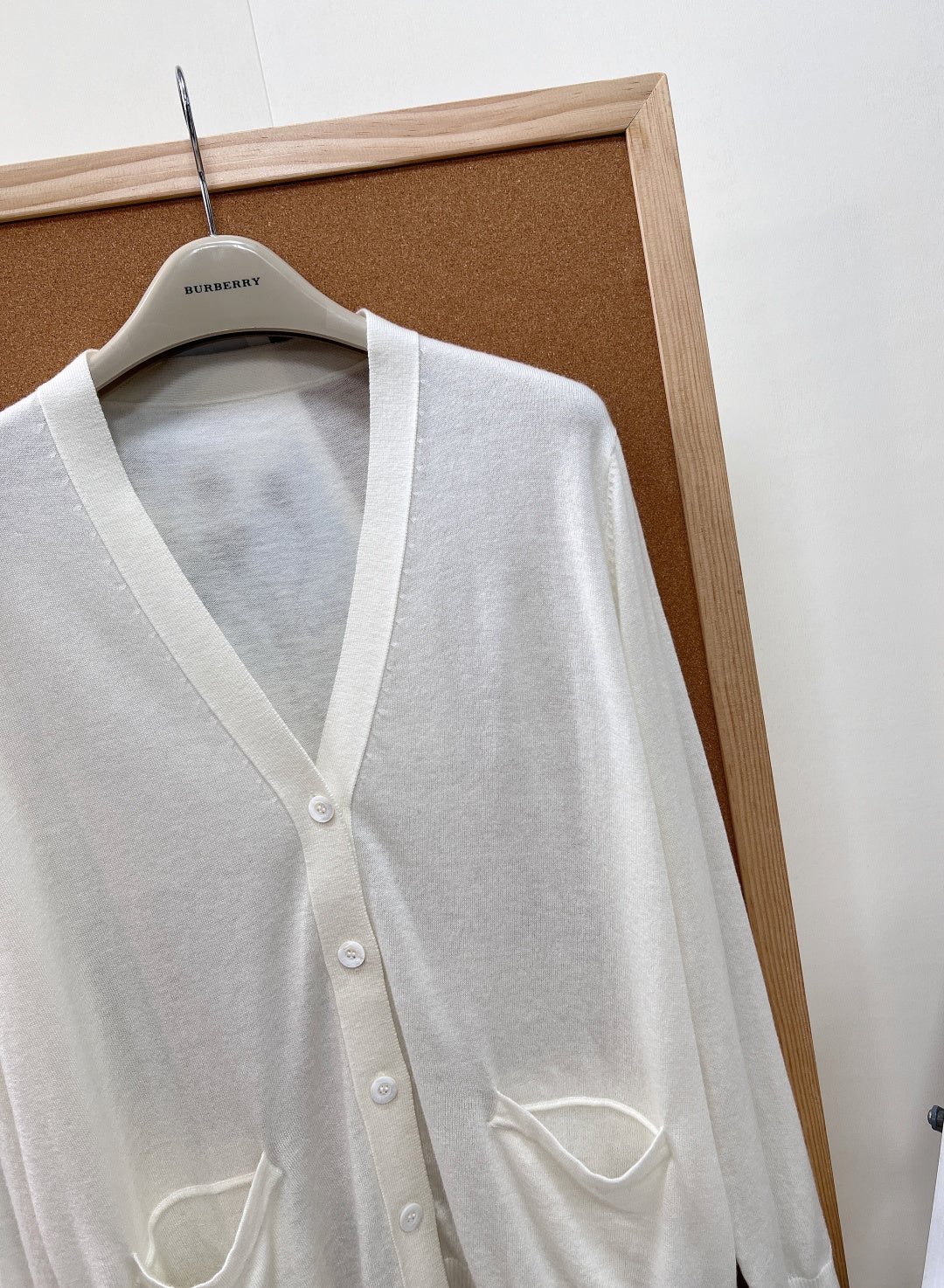 GUCCI 26S V-NECK KNIT CARDIGAN 326