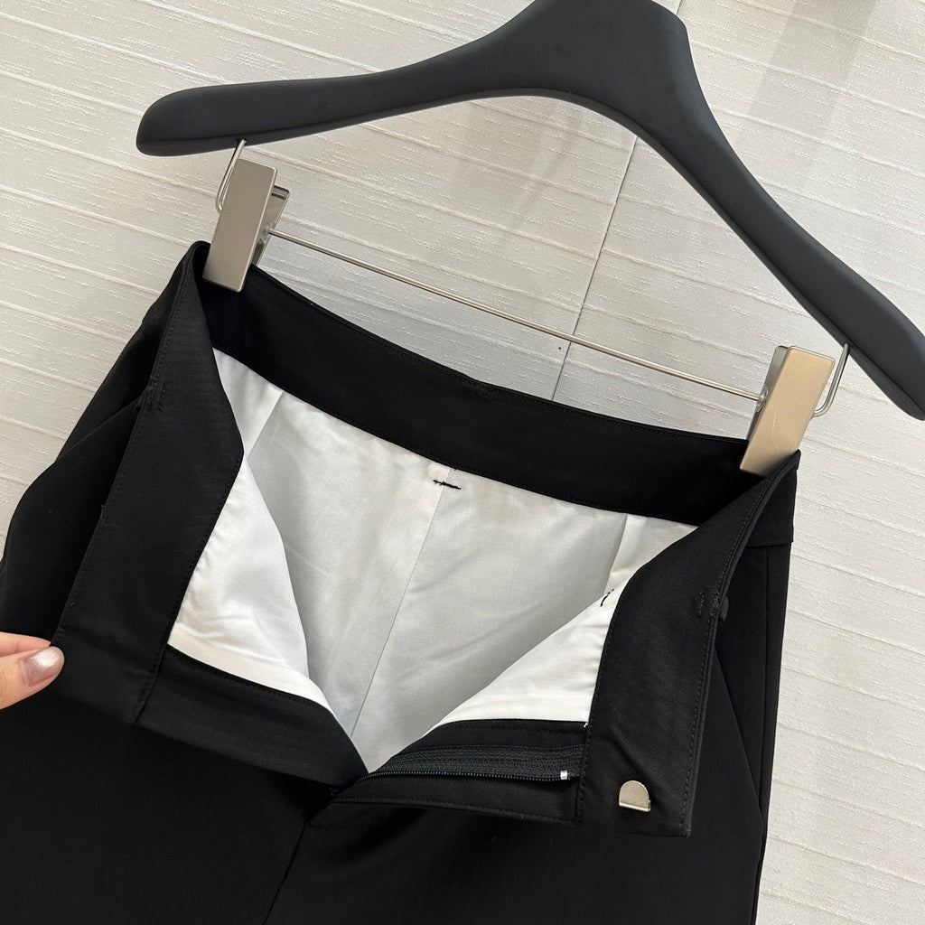 LOEWE MID-LENGTH BLACK WHITE MIX PANTS WITH LOGO