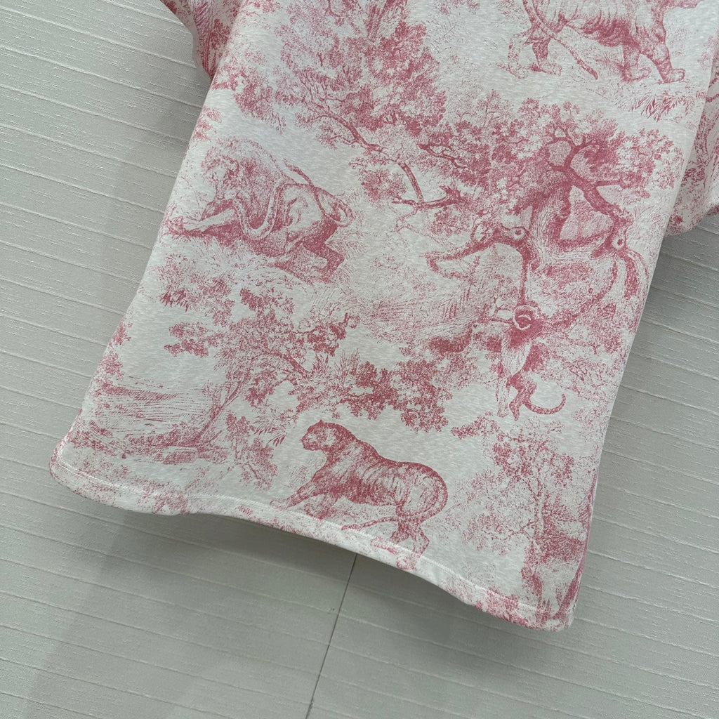 DIOR GRAPHIC PRINT T-SHIRT IN WHITE AND PINK