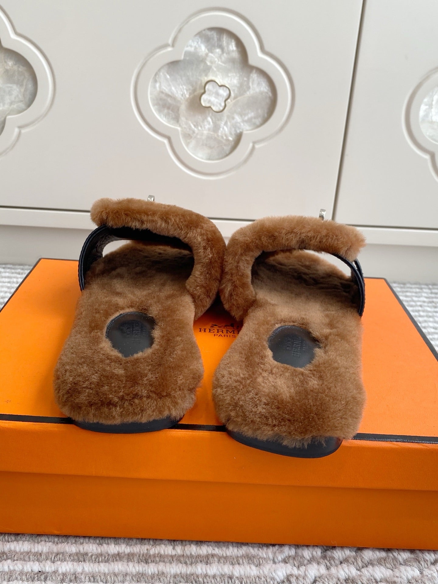 HM 25S GIULIA SANDAL IN BROWN SHEARLING WITH SILVER HARDWARE