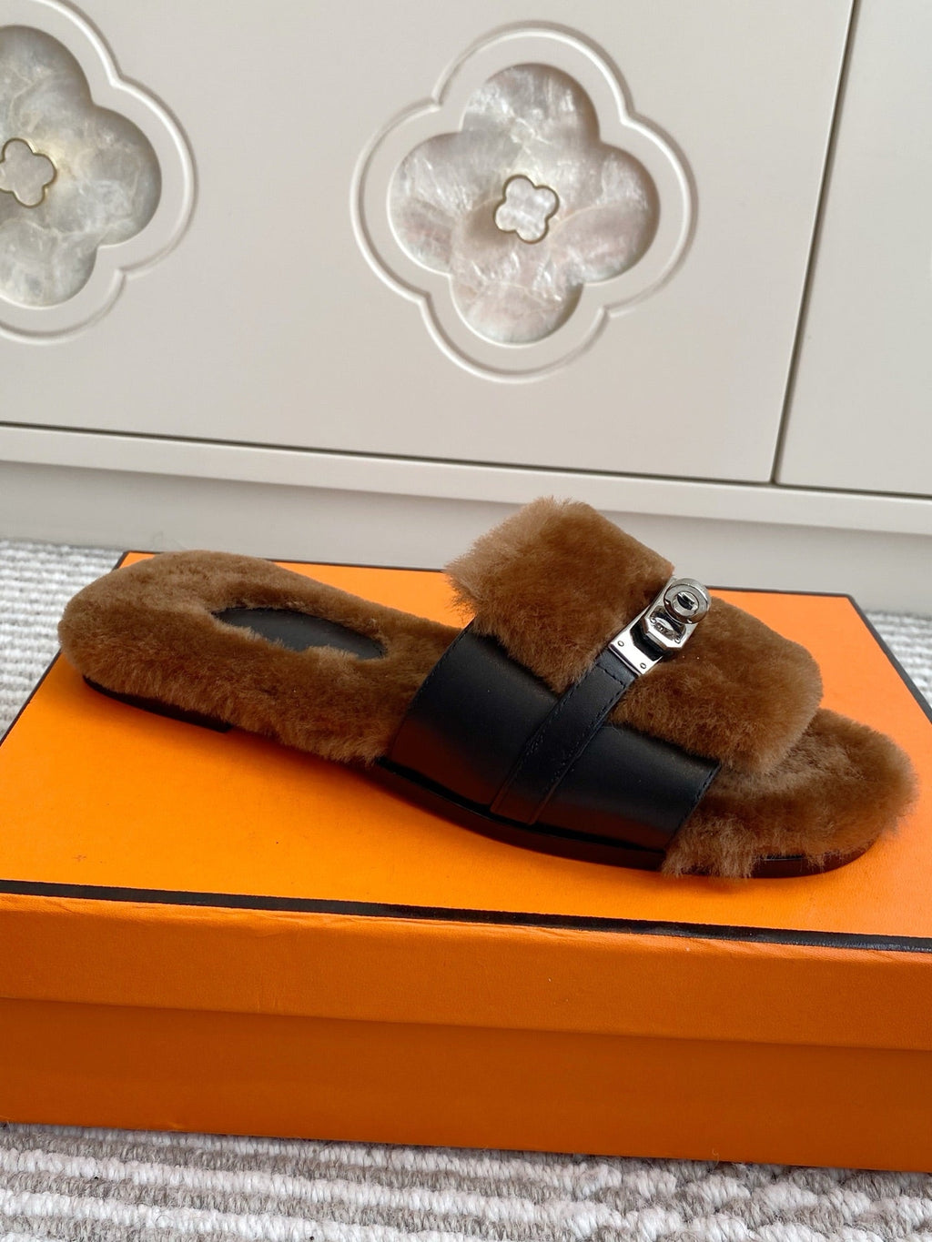 HM 25S GIULIA SANDAL IN BROWN SHEARLING WITH SILVER HARDWARE