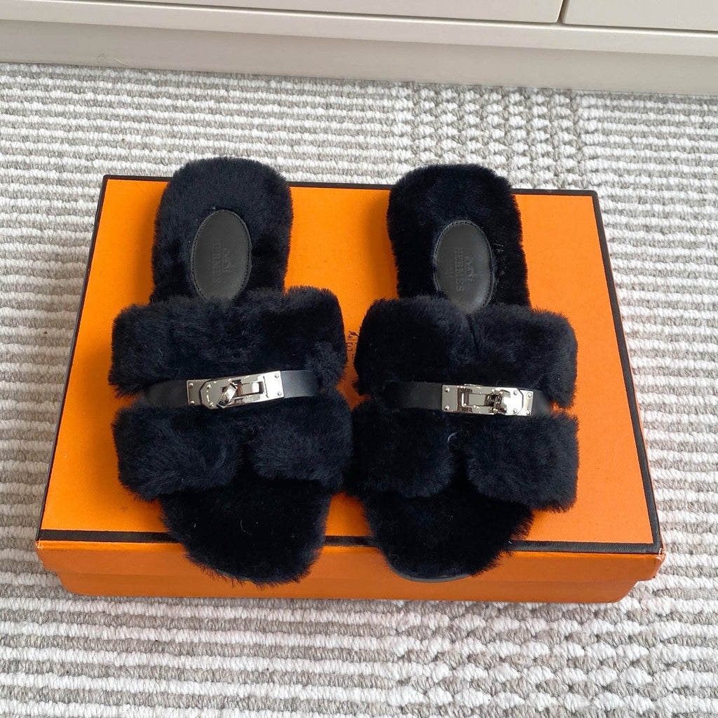HM 25S ECLAIR SANDAL IN BLACK SHEARLING WITH SILVER HARDWARE