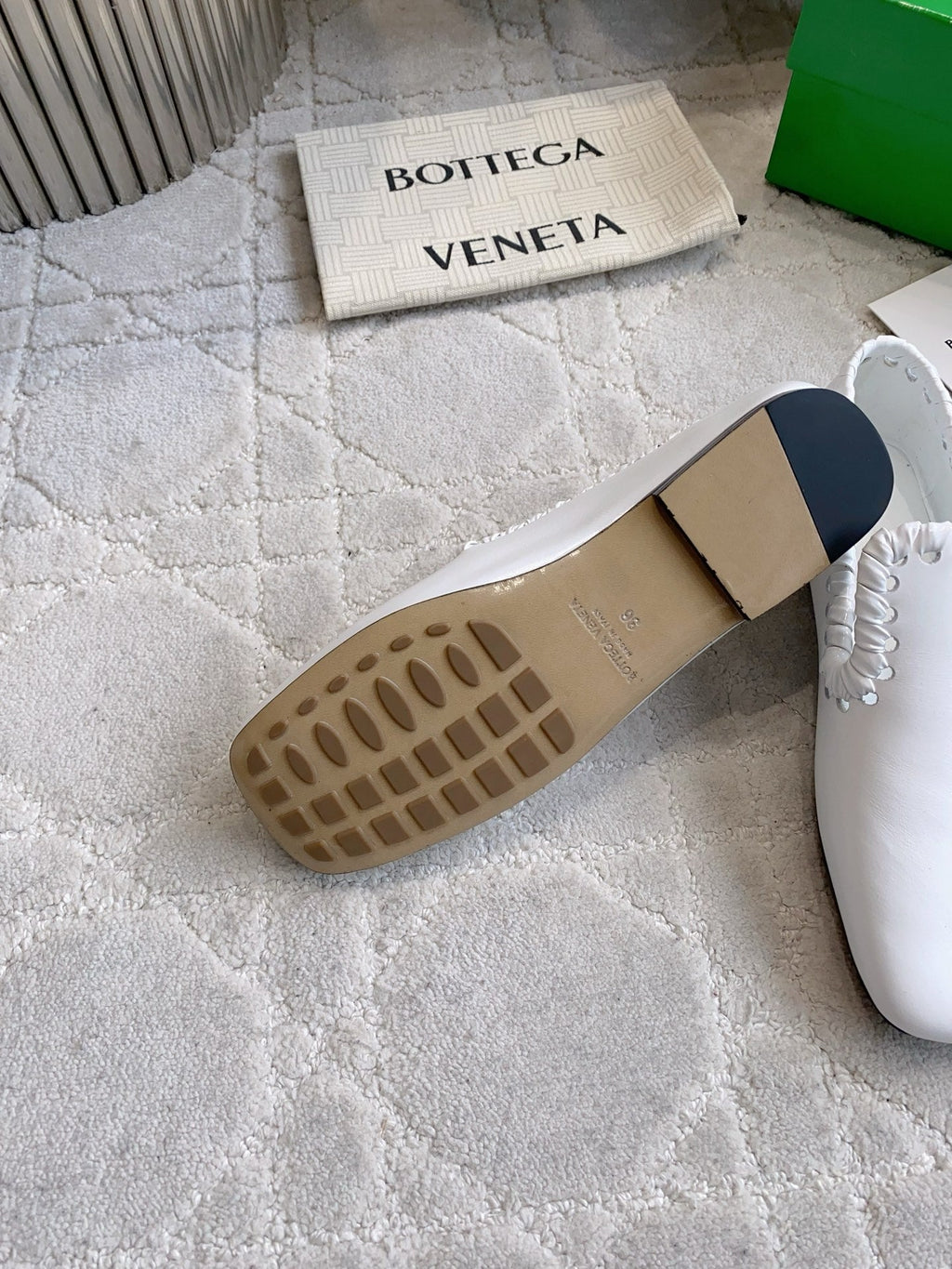 BOTTEGA VENETA 26S SABATO LOAFERS IN WHITE CALFSKIN